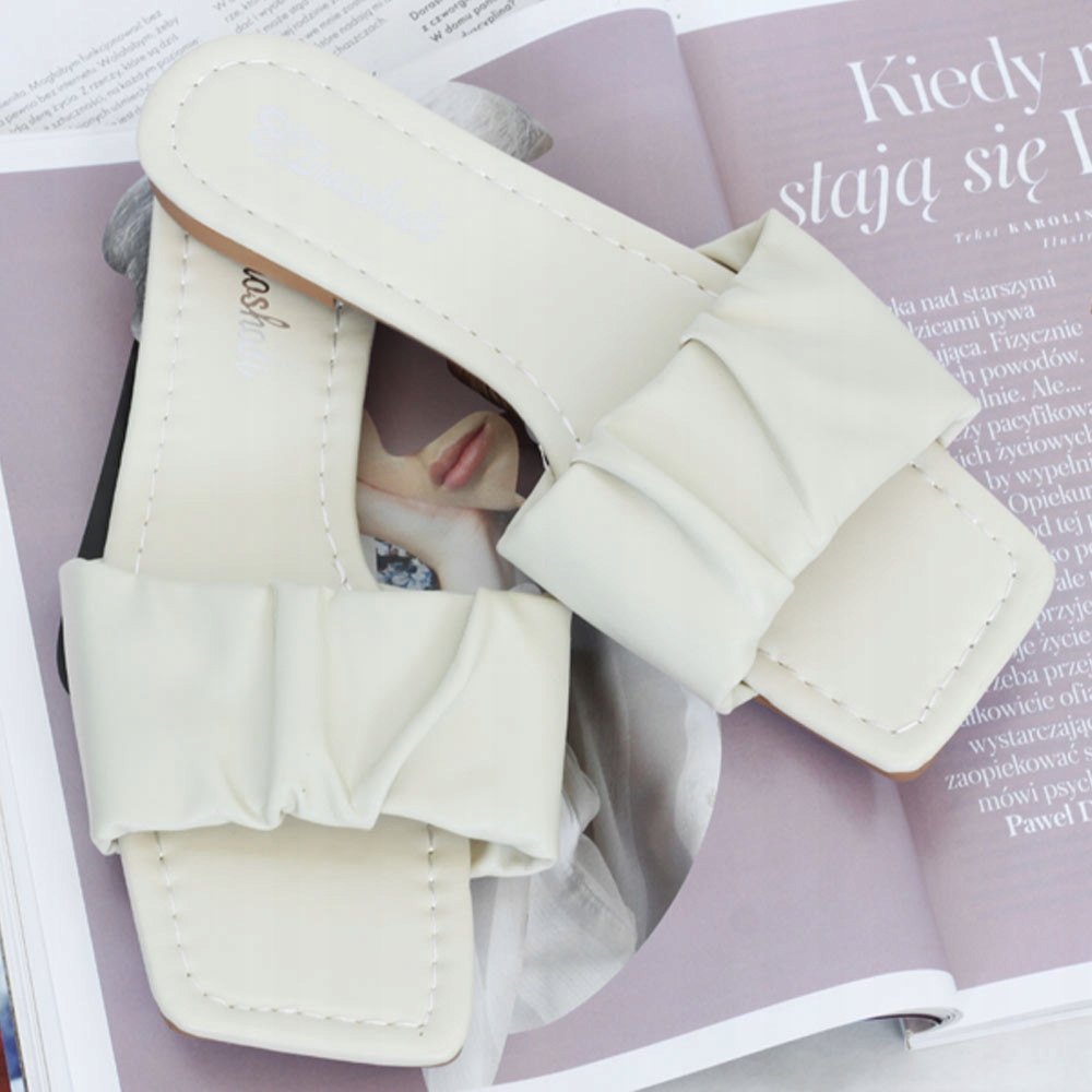 

Białe Klapki damskie Vogue Carla A1 40