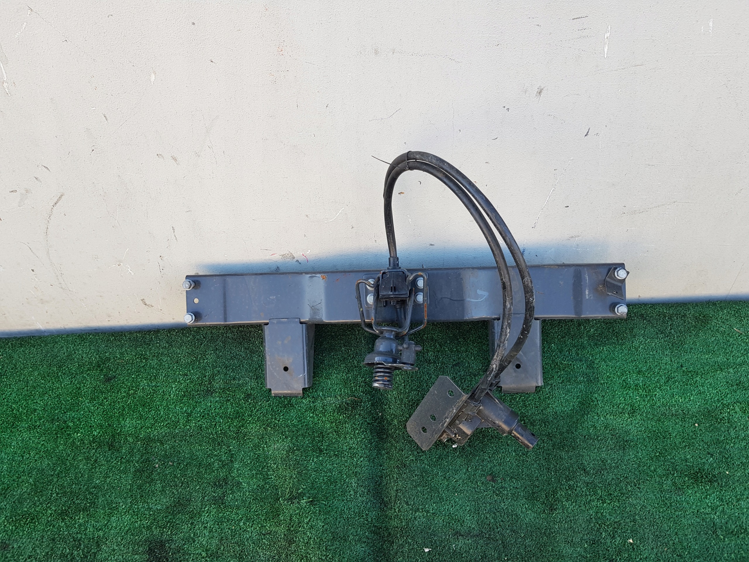 lève vitre roues de la roue de secours IVECO DAILY 4