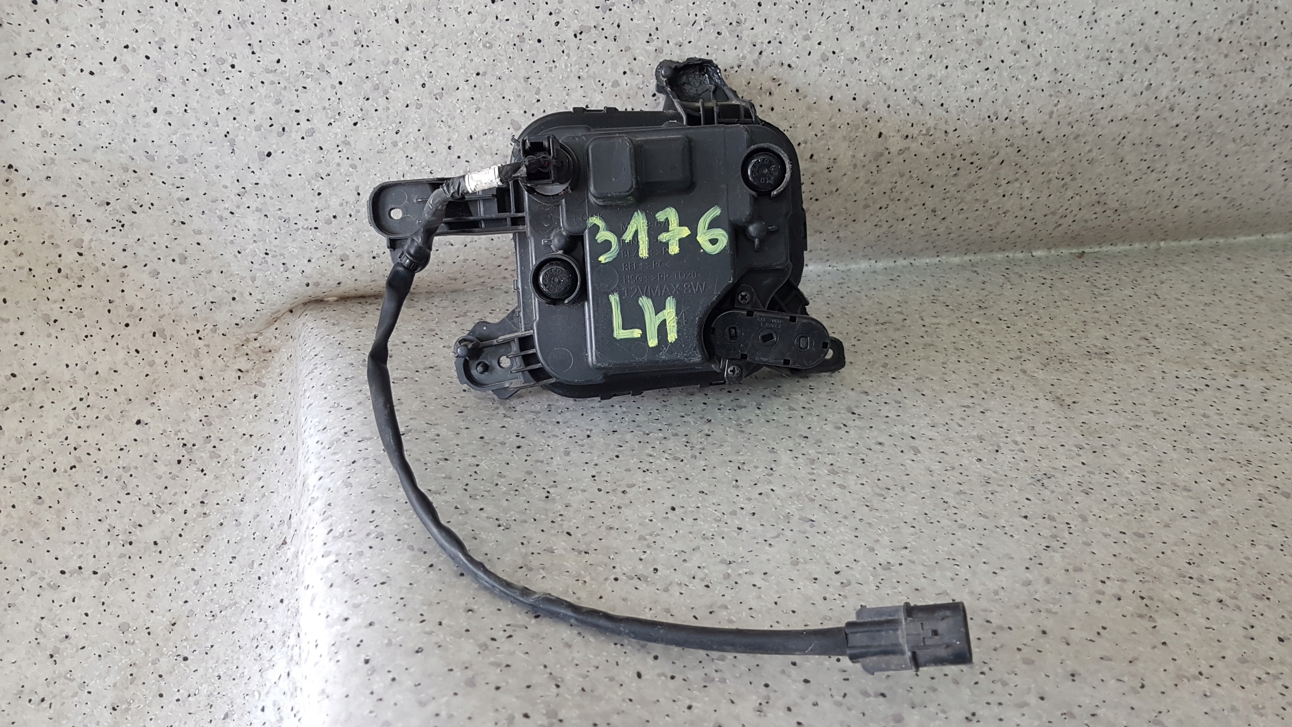 KIA OPTIMA IV 4 LIFT 2015 - links Nebelscheinwerfer LED DRL 3176