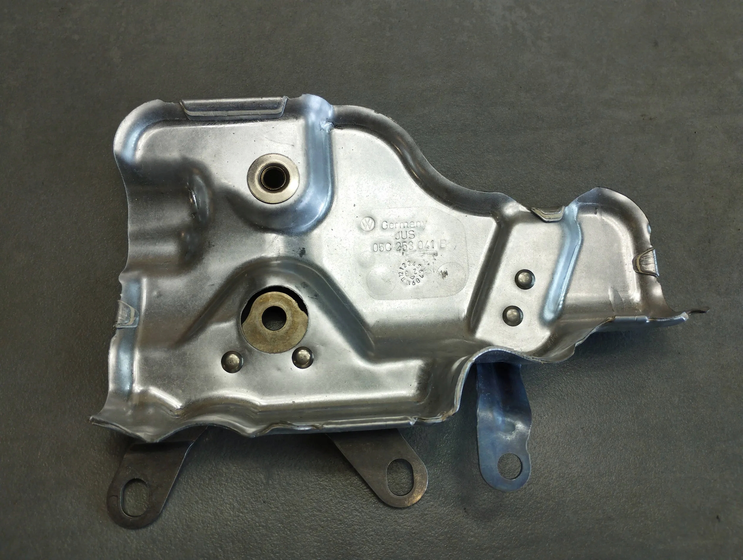 VW Polo VI 2G Blende Abdeckung turbo 05C253041B