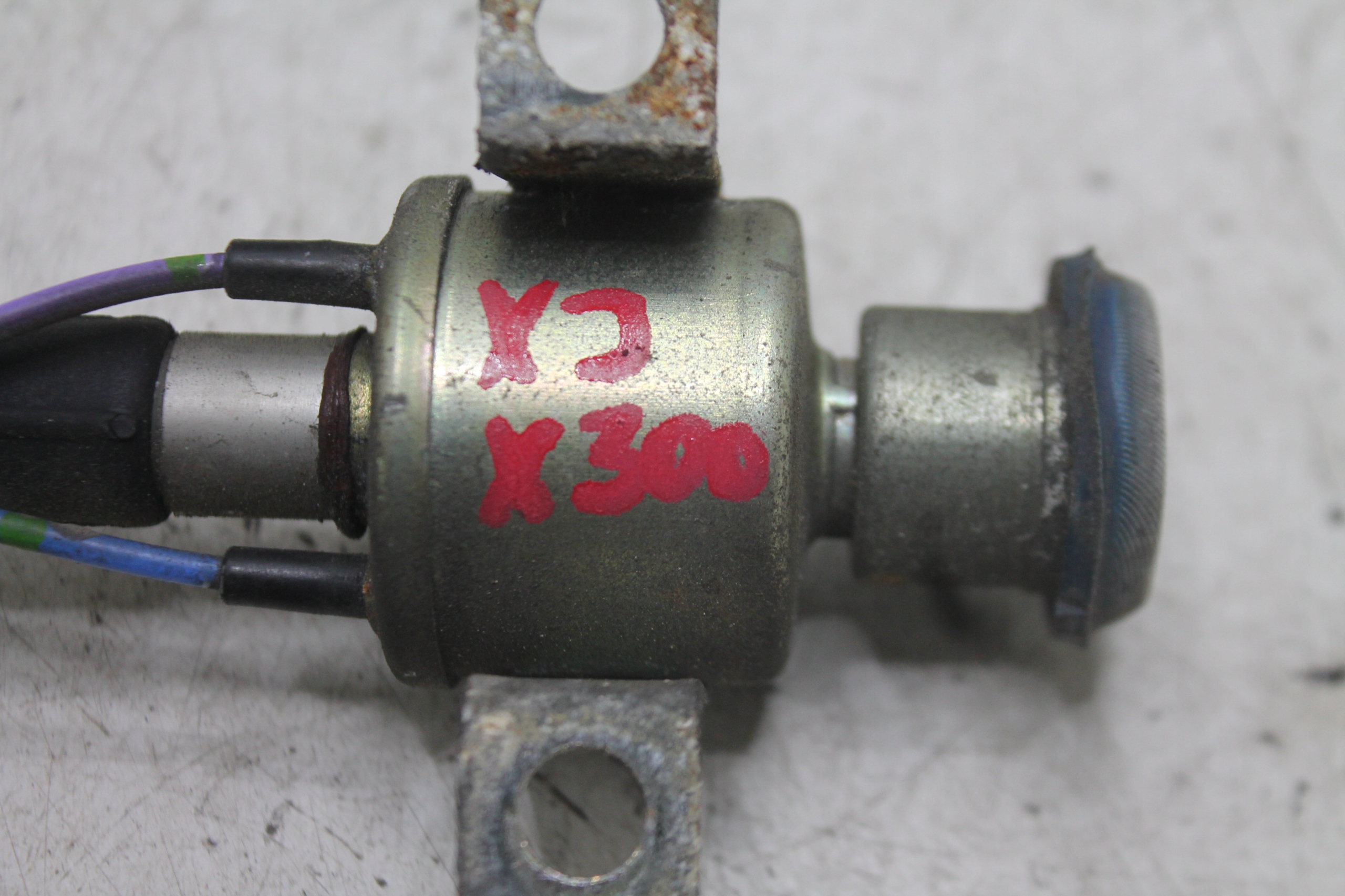 Sensor TEMPOMATU LNA1950AA JAGUAR XJ V X300 94-97