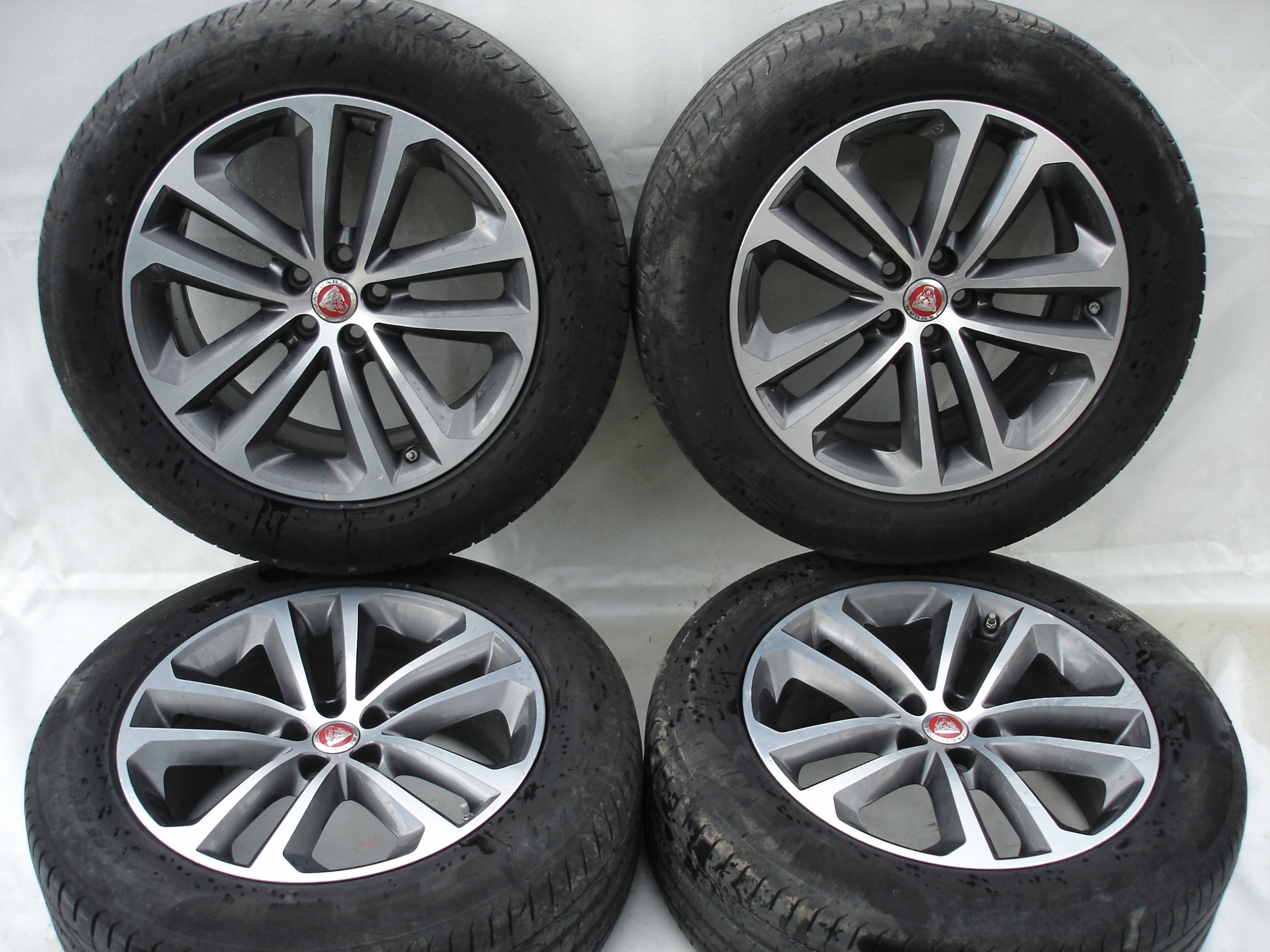 JAGUAR F-PACE CERCHI ruote 255/55/19
