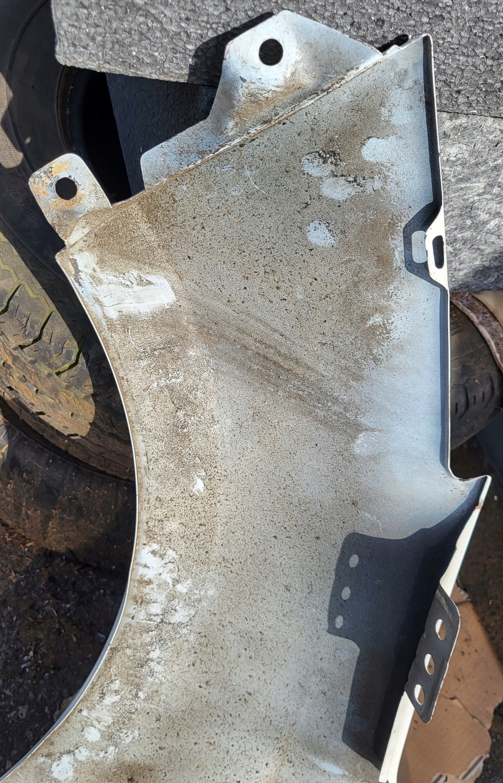 fender right front HYUNDAI i20 original BIALY