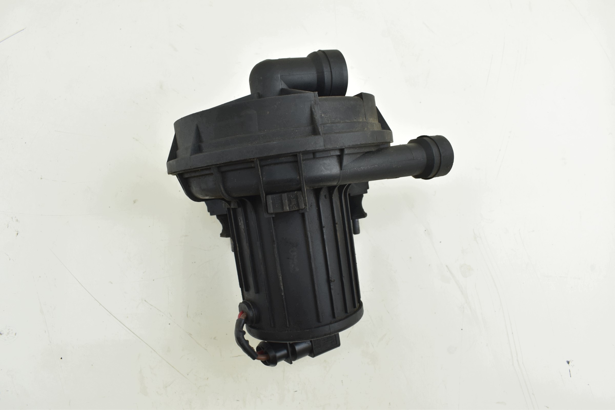 Pumpe luft Wtornego VW PASSAT B5 AUDI A3 8L A4 B5 LEON II 06A959253E