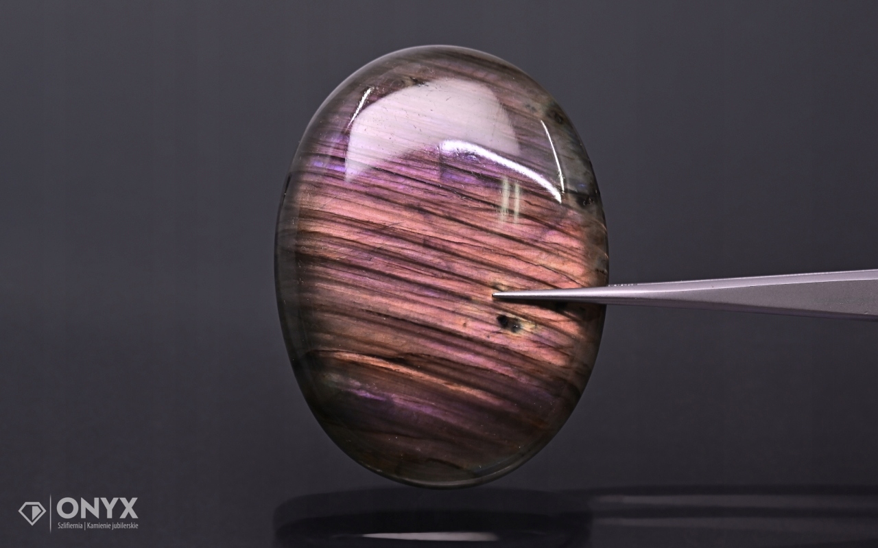 Labradorit kabošon ovál 56,5x41,5 mm