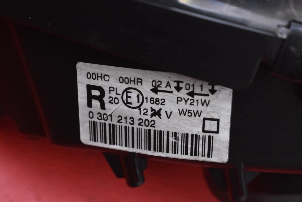 REFLEKTOR right light front lens EU 0301213202 PEUGEOT 407 04-10