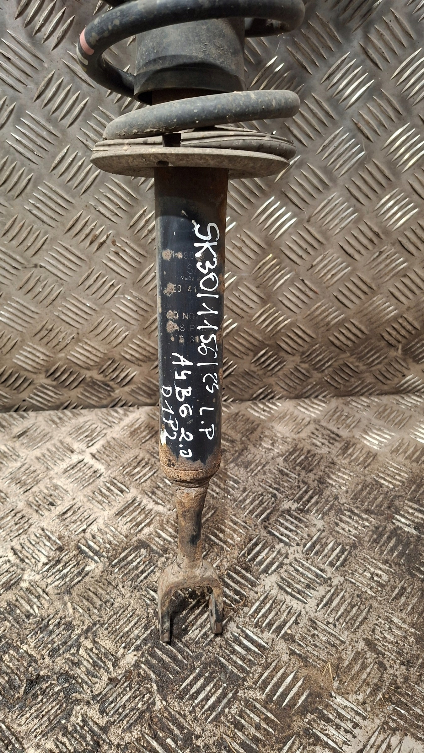 shock absorber spring left front AUDI A4 B6 2.0
