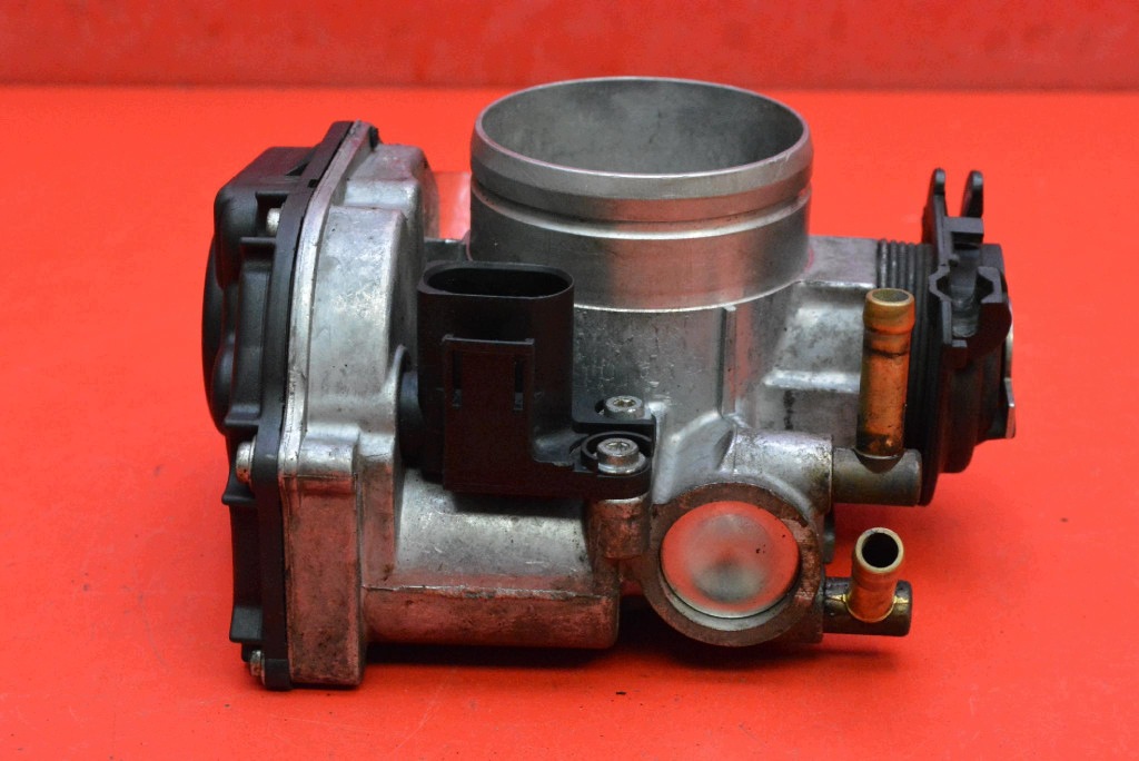 Valvola a farfalla 06A133064M VW GOLF 4 IV 1.8 20V 125 KM 97-06