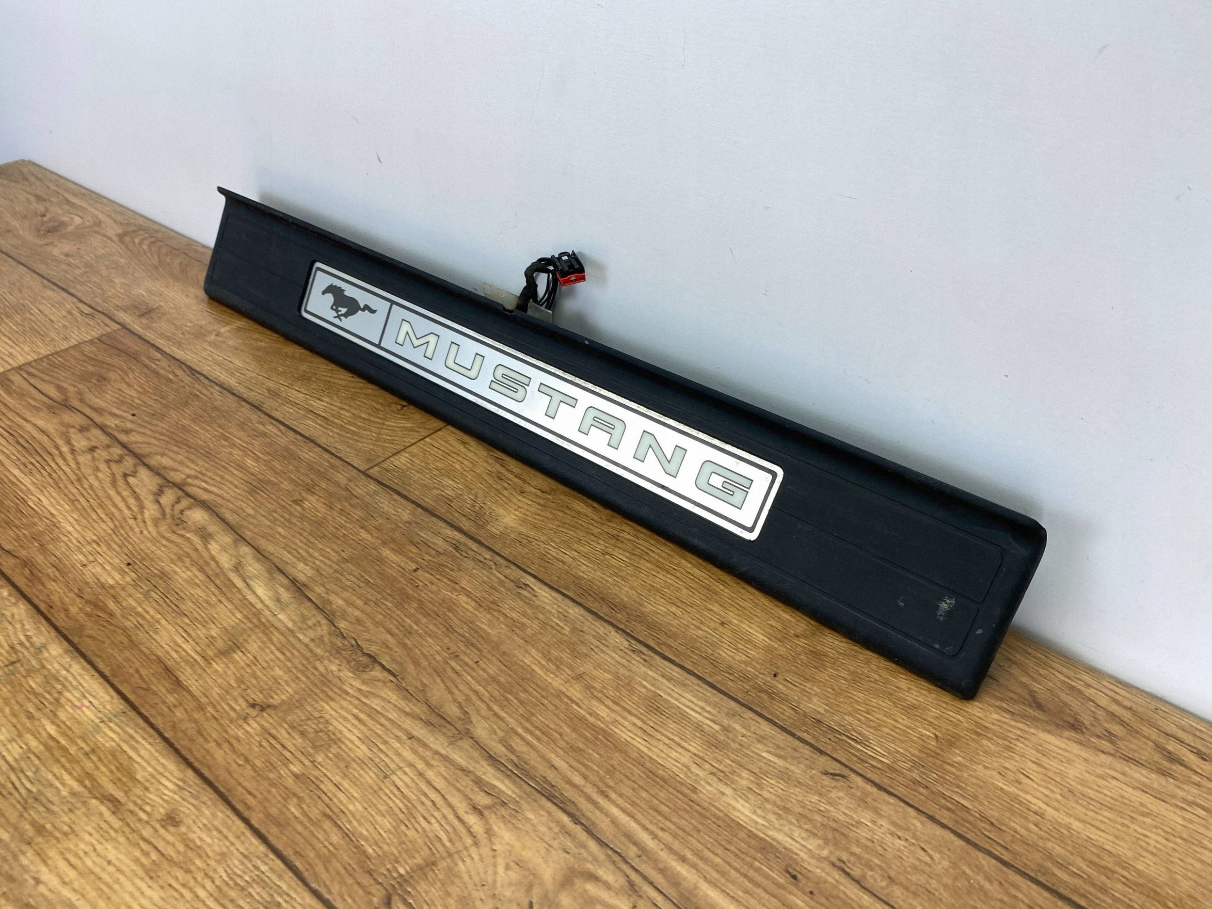 cap threshold door przednich Ford Mustang VI 2015+