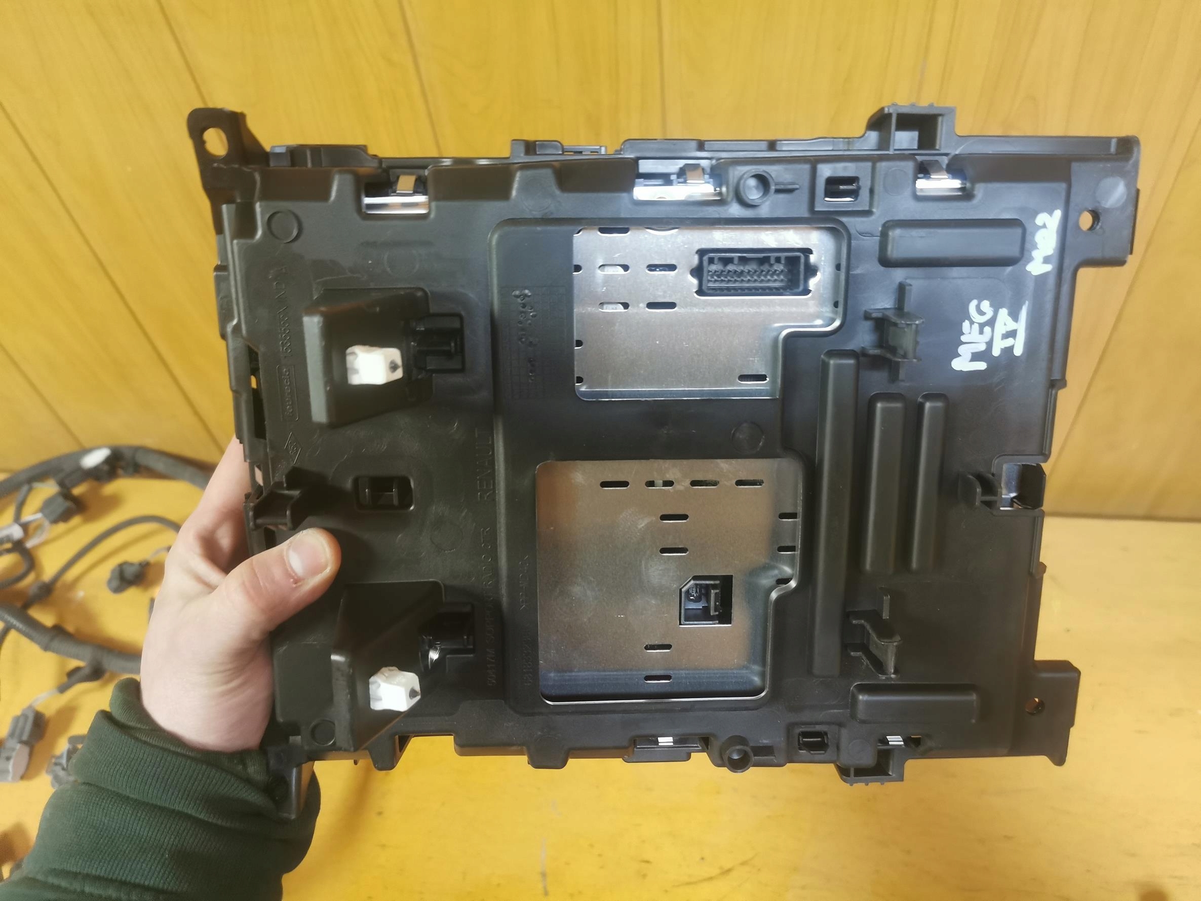 RADIO Navigation PANEL KLIMY RENAULT MEGANE IV 681833236R 16-24