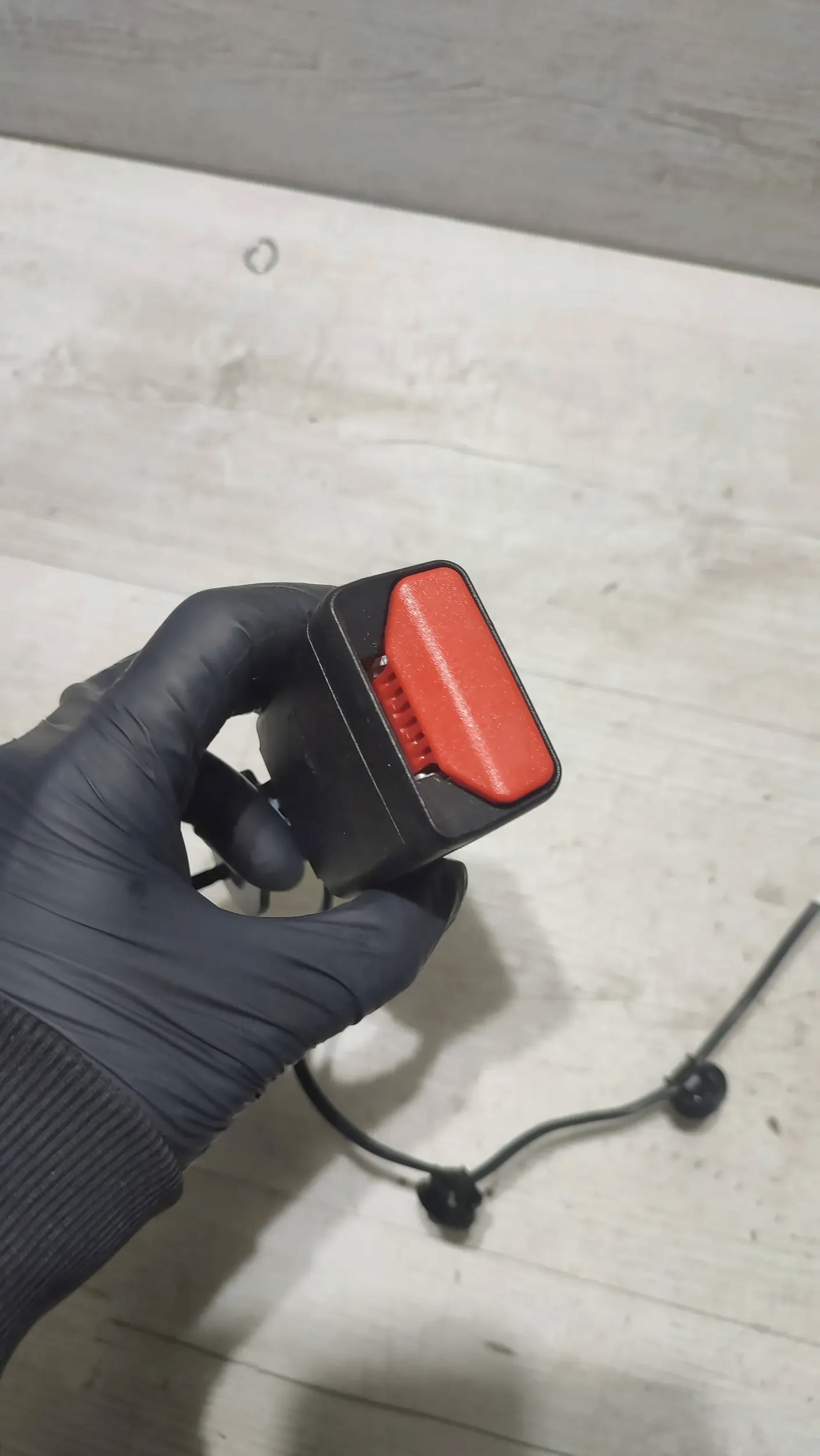 Dacia Logan II 2019r front side right klamra supports