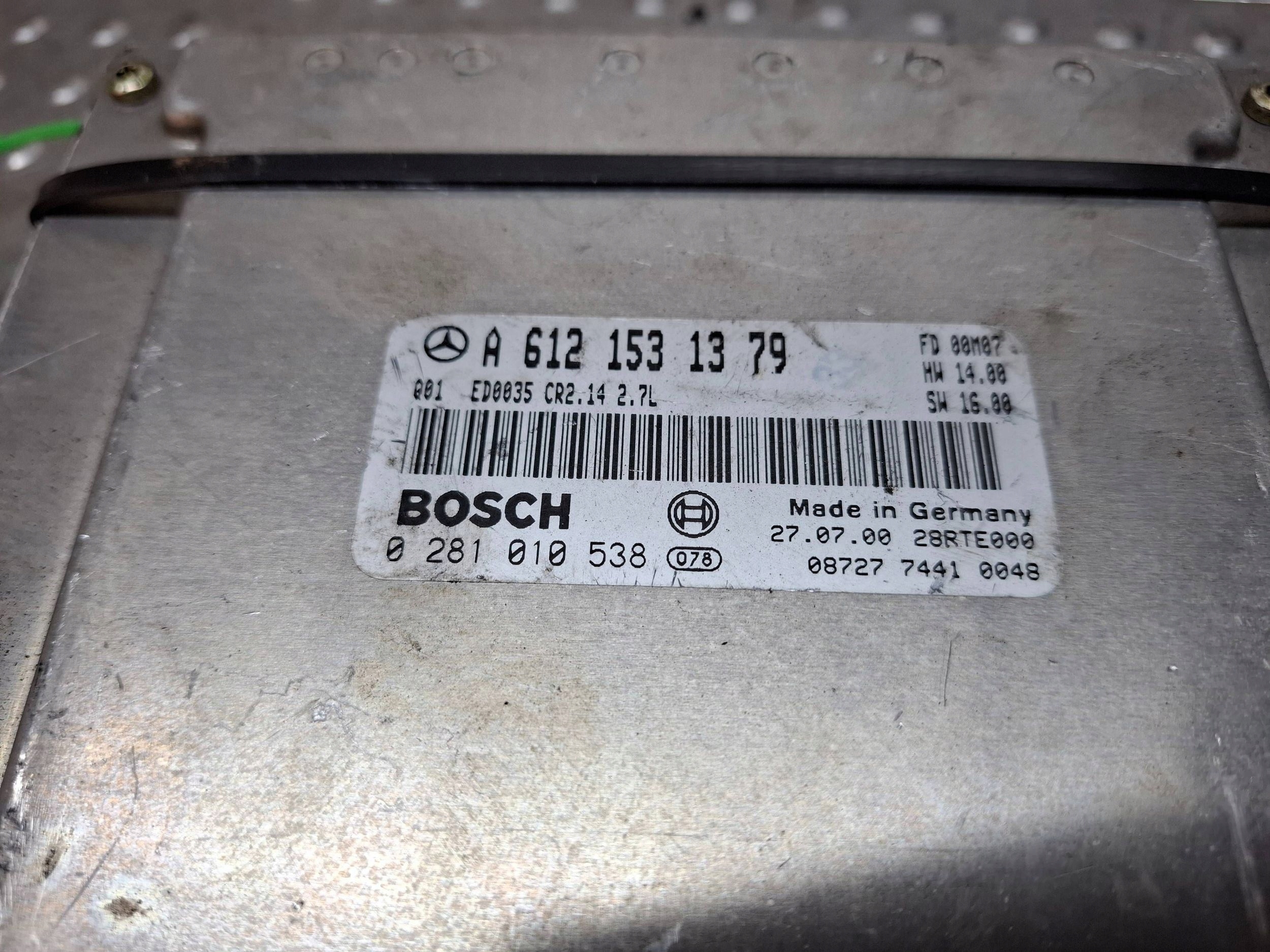 computer control unit of the engine A6121531379 0281010538 MERCEDES E W210 2.7 CDI