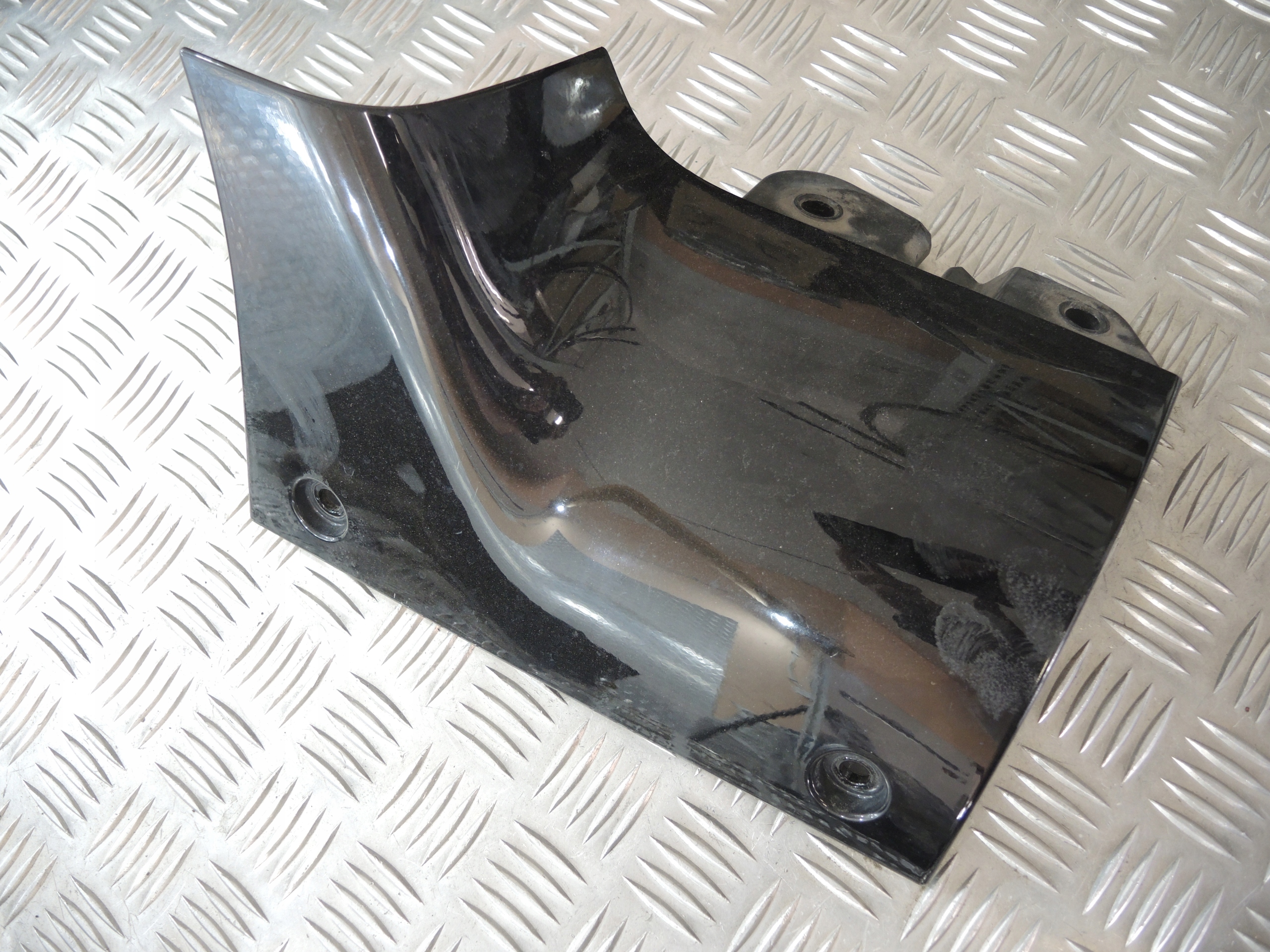 JEEP WRANGLER JL NAROŻNIK PODSZYBIA PRAWY KOL. PX8