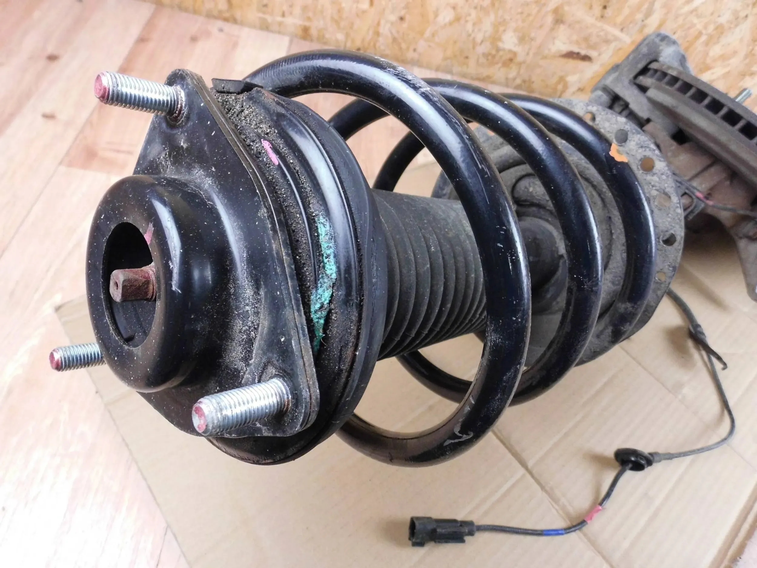 Mitsubishi Outlander III 2.4 H McPherson swing shock absorber right front