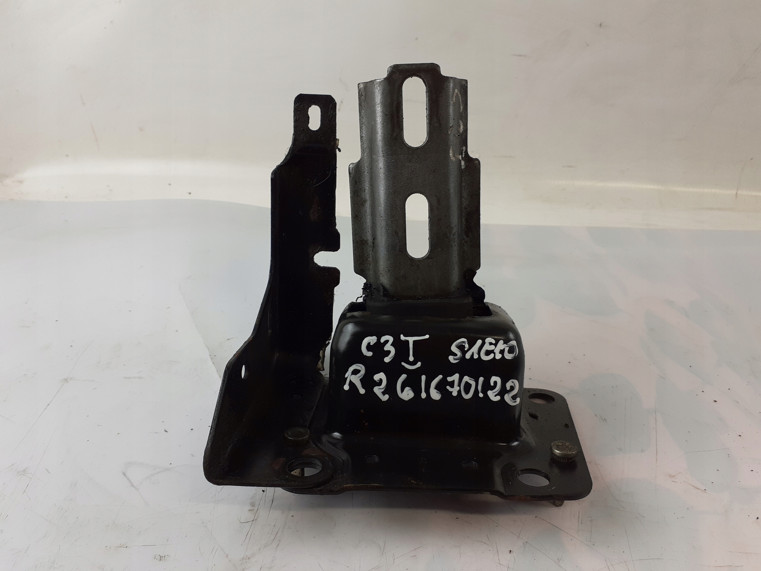 Citroen C3 and Lift 1.4 16V gearbox mounting
