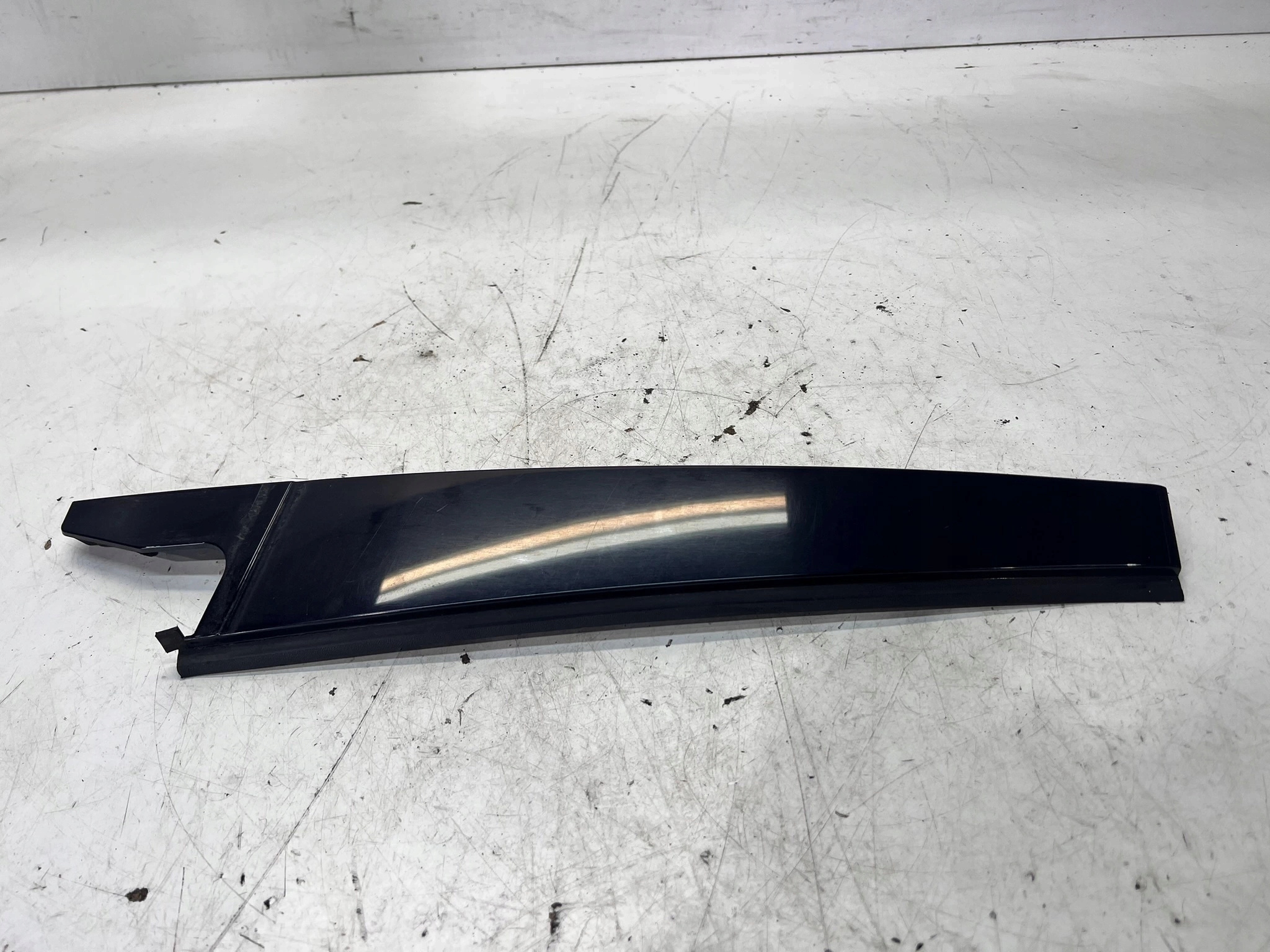 cap cover SLUPKA AUDI A4 B8 right rear part 8K0839902H