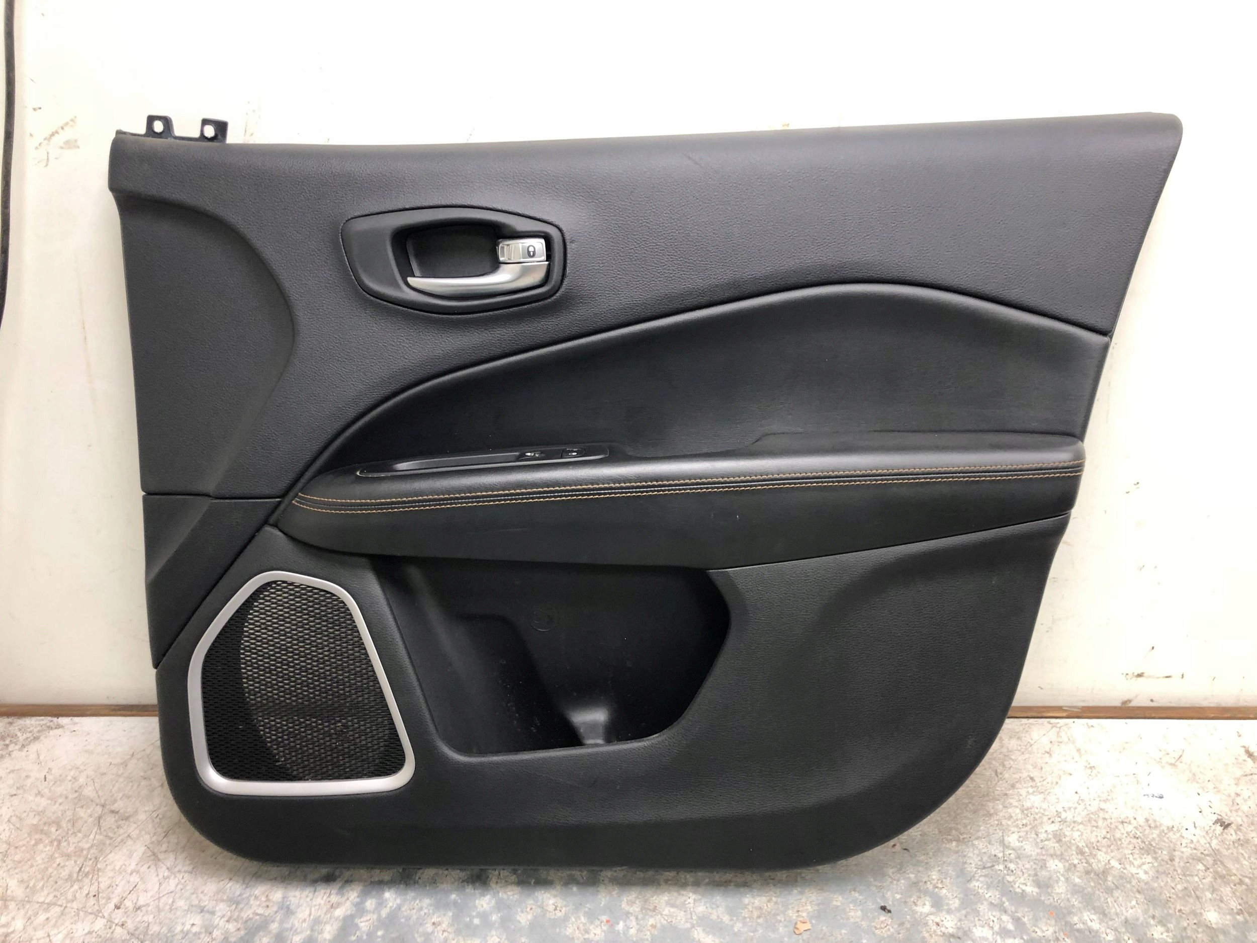 side door right front leather JEEP COMPASS II 4GIBAD057