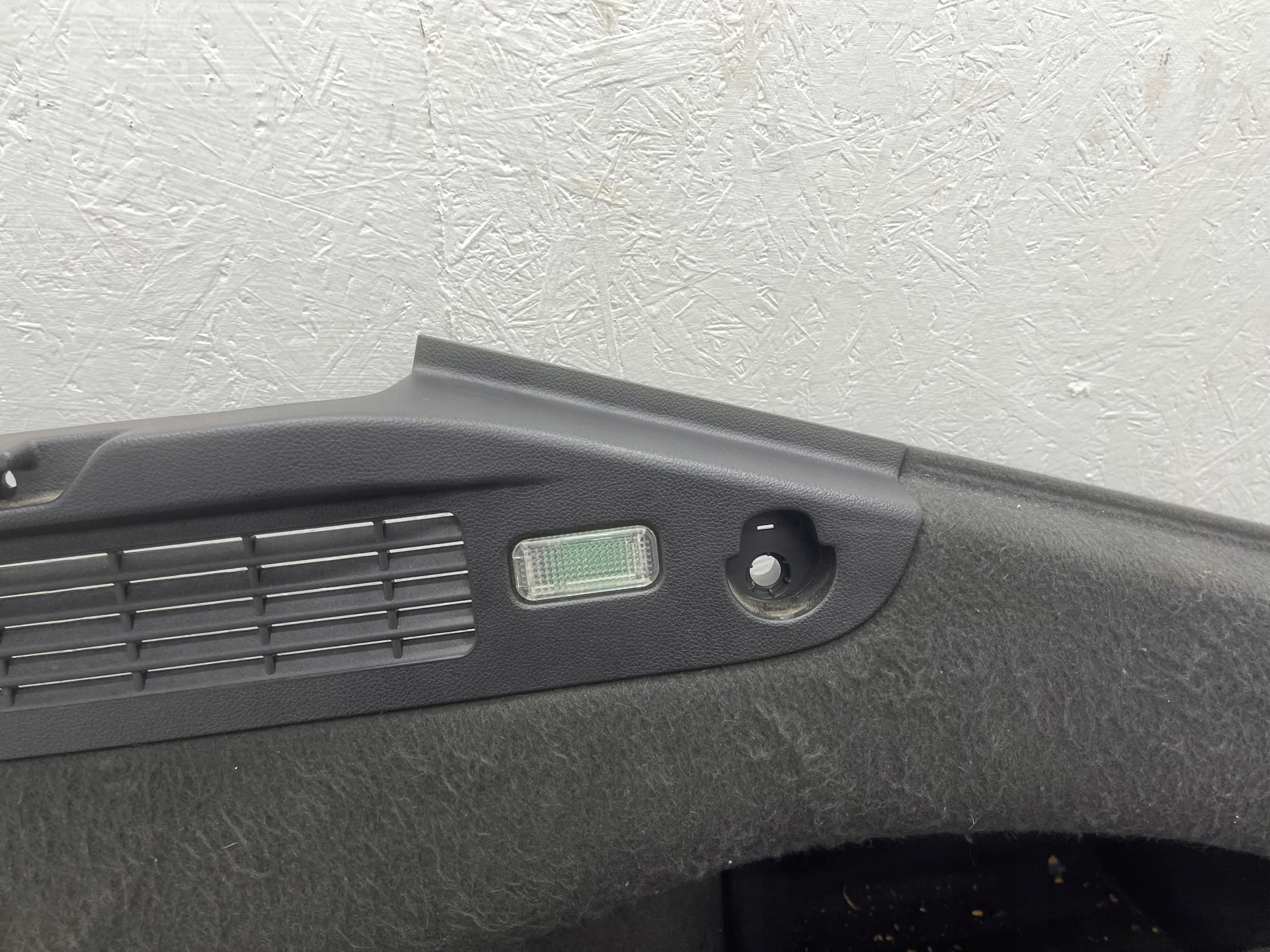AUDI A7 4G boot upholstery right 4G8863992A