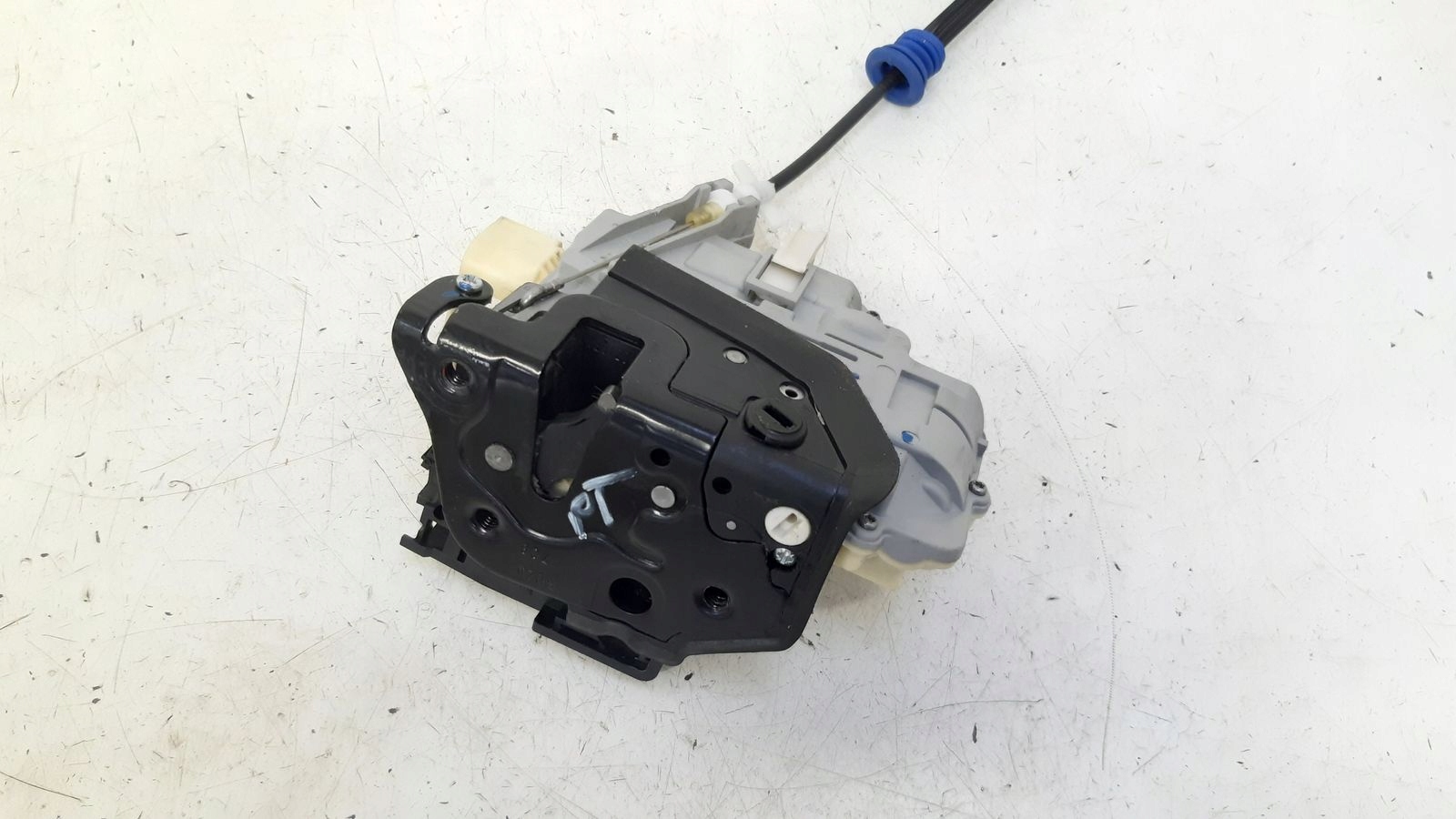 lock door rear part rear right VW Tiguan 1,4 TSI