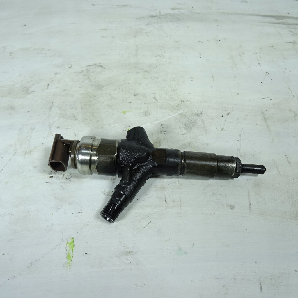 SUBARU LEGACY IV 2.0D EE20Z injector 16613AA020