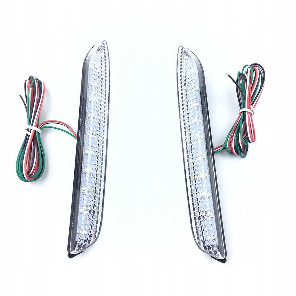 Lampka tylnego zderzaka LED Włącz kierunkowskaz dla Toyoty Kolor czerwony