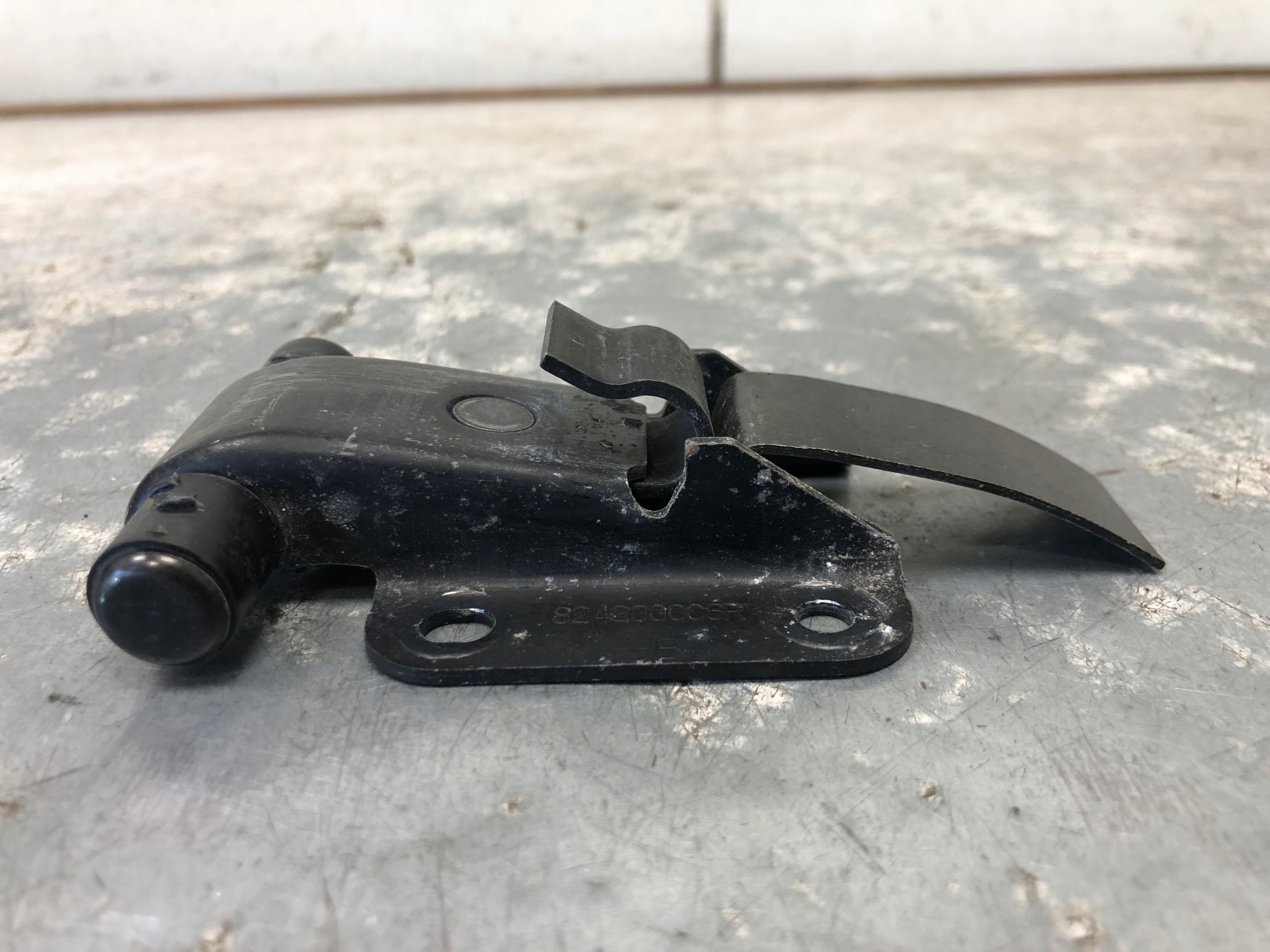 limiter door rear part RENAULT MASTER III 824300006R