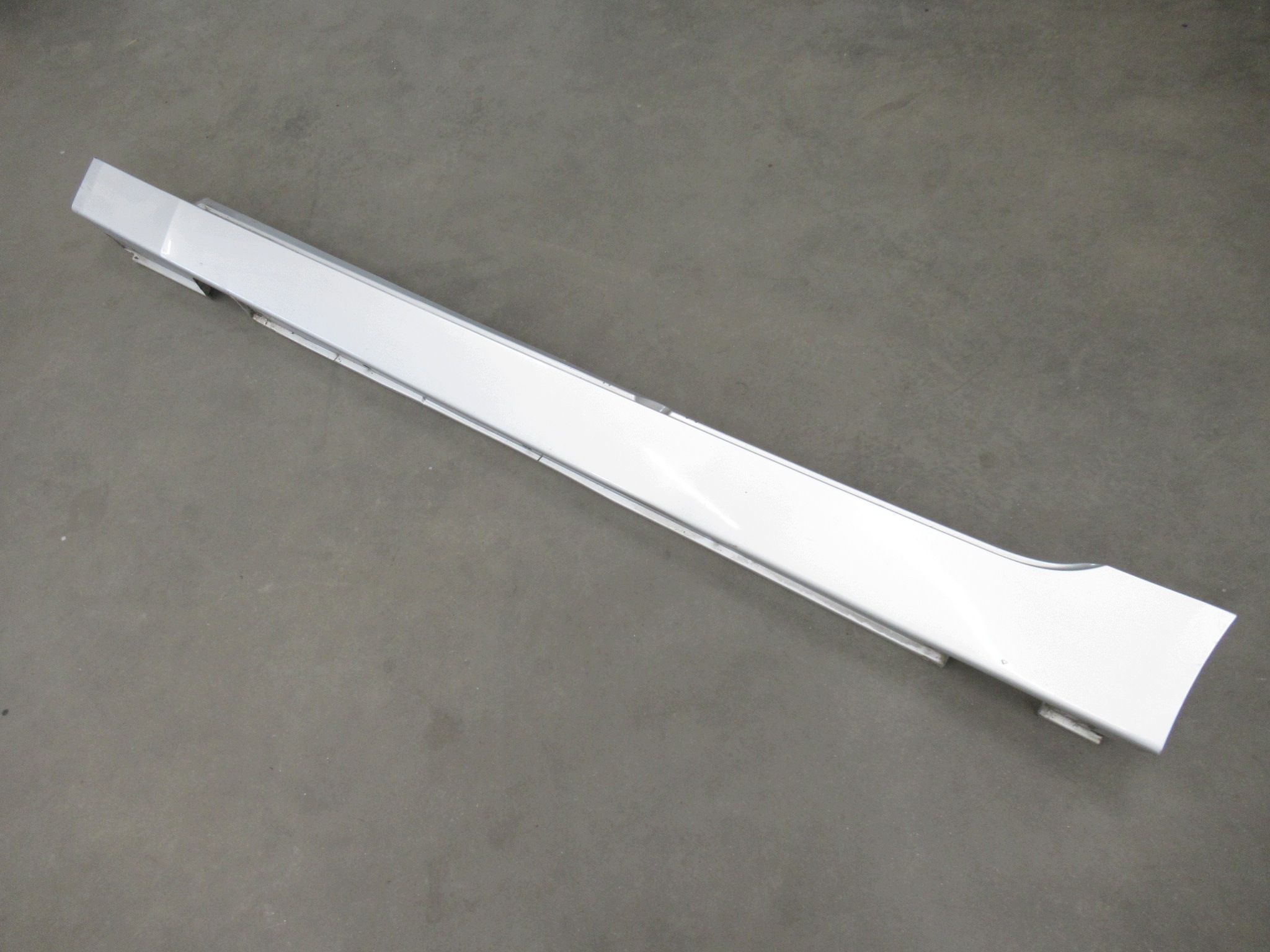 moulding threshold left BMW e60 e61 sedan KOMBI 354 Titansilber