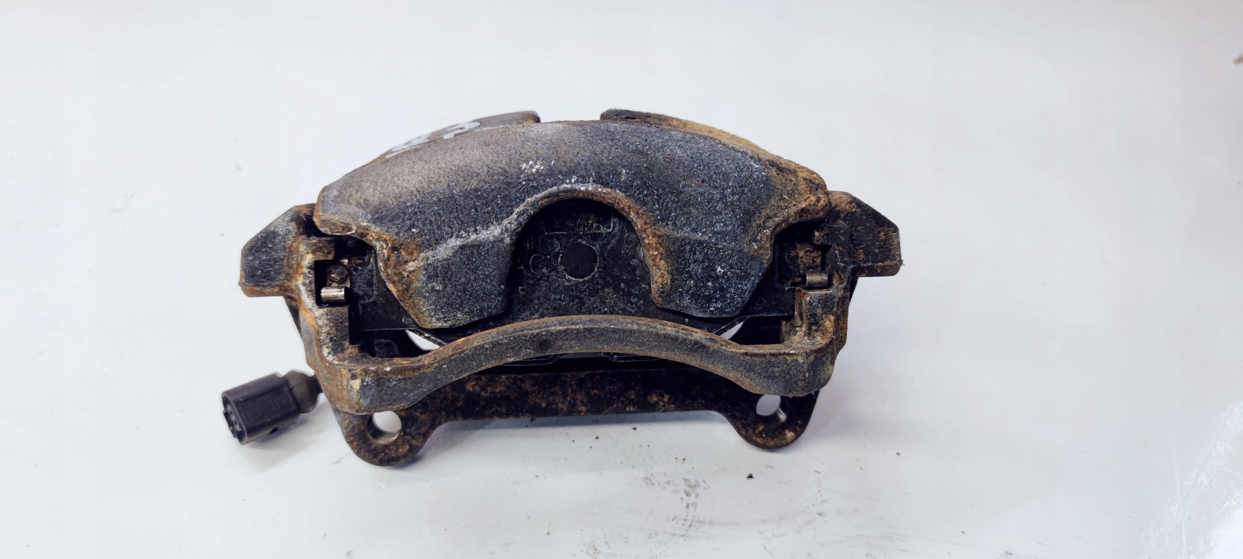 caliper brake JARZMO right front AUDI Q3 8U