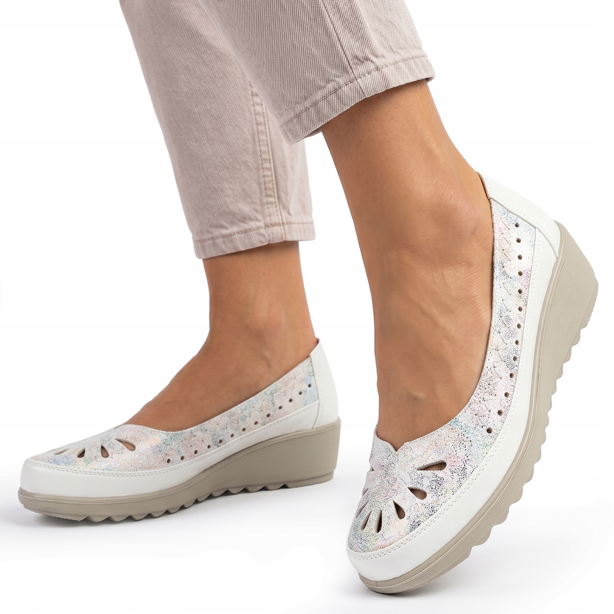 Dámské polobotky balerínky koturn v.kůže bílé multicolor pěkné Wojtyłko 41