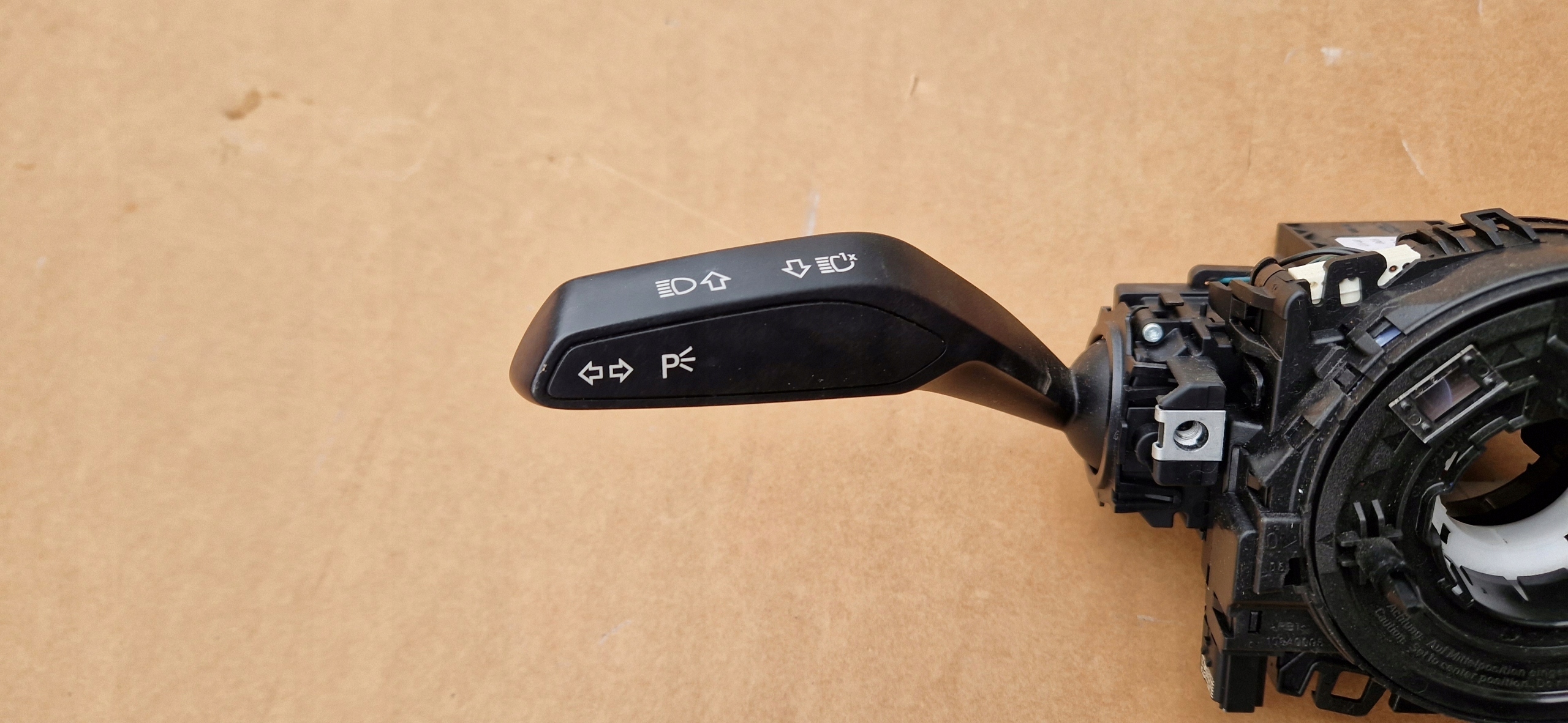 PAJAK DEVIO LUCI DEVIO 8V0953521KH 5Q0953549E AUDI A3 8V