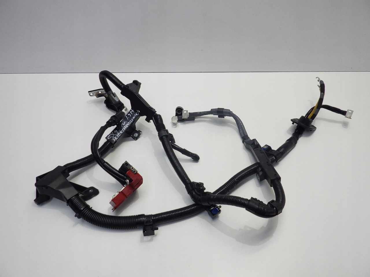 36970-74S10 - SX4 S CROSS 1.4 ГИБРИД 2022 KLEMA PLUS ПОЛОЖИТЕЛЬНЫЙ