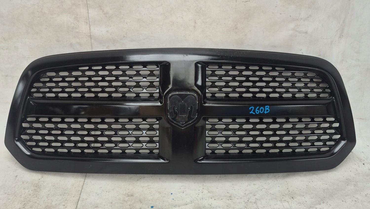 DODGE RAM 1500 13-18 grill grille radiator