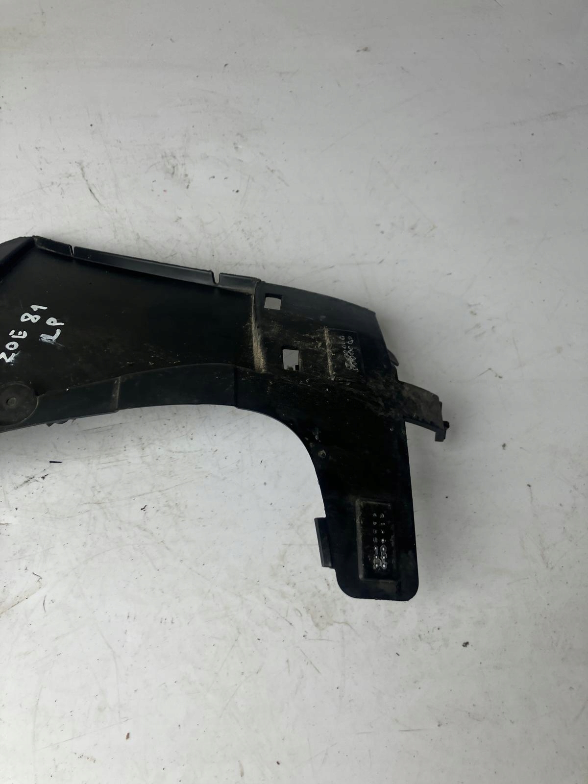 console bumper bracket left front RENAULT ZOE II LIFT 2216951X