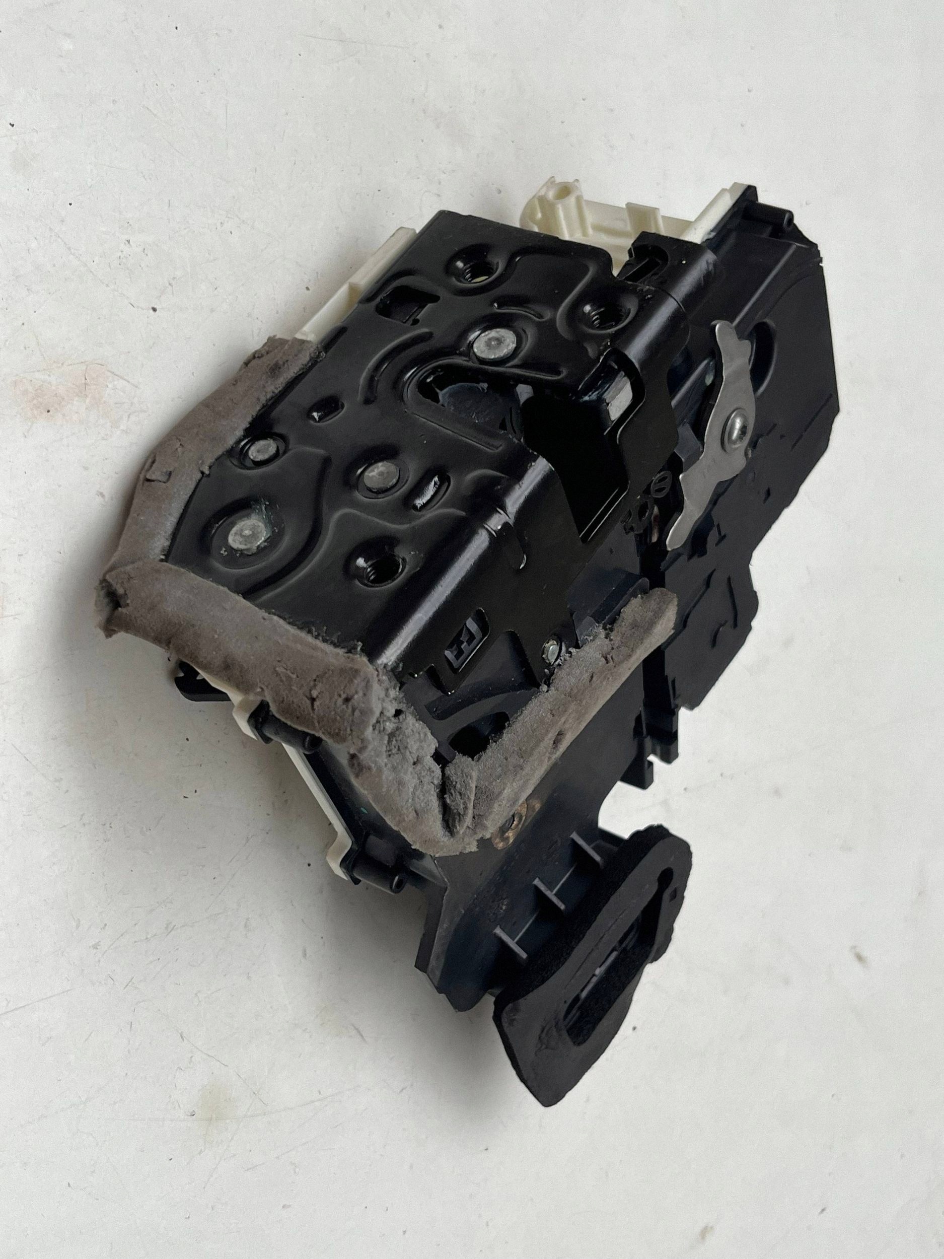 AUDI A6 C8 lock door right rear part 4K0839016P @M