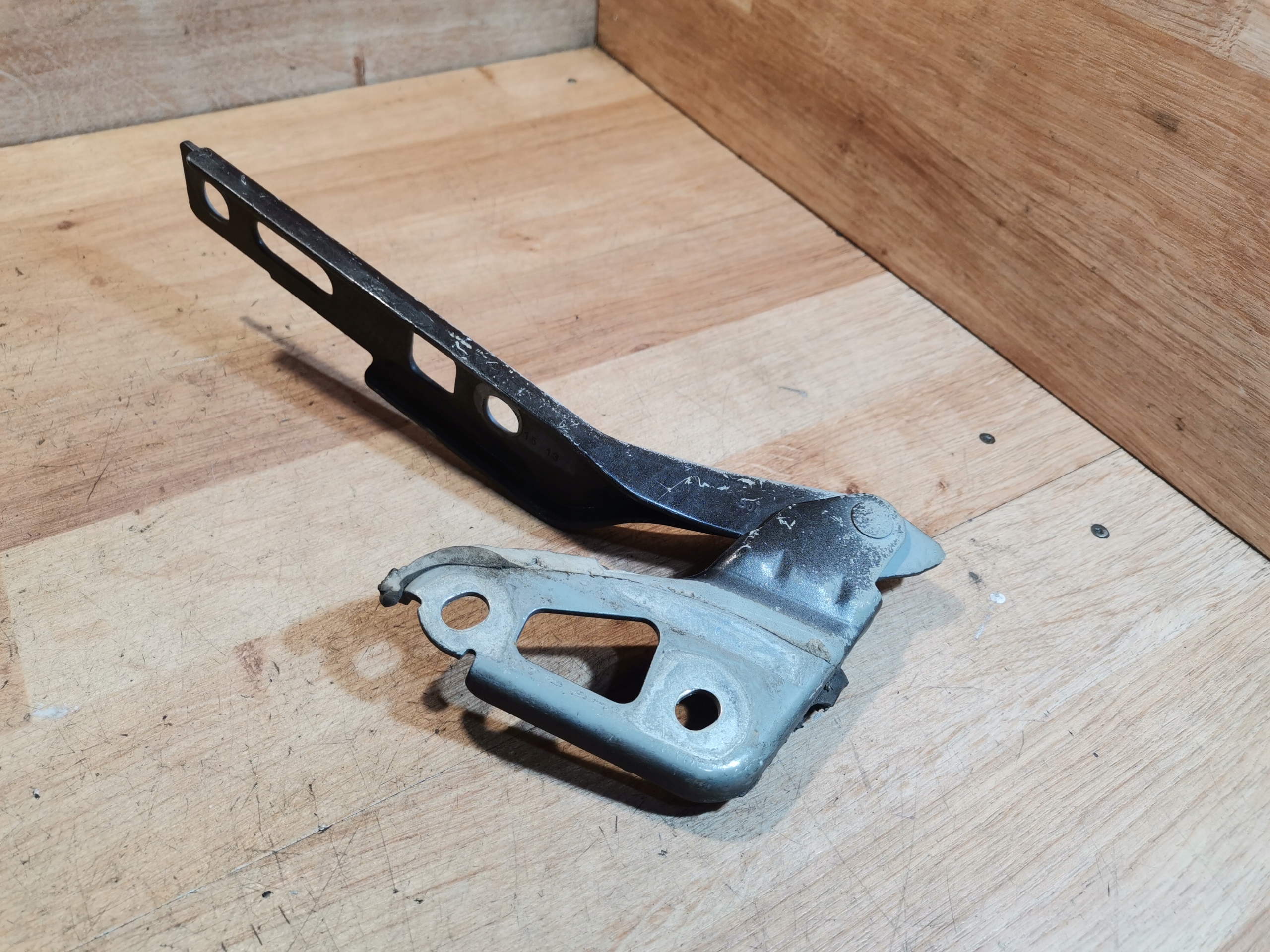 hinge bonnets left front AUDI Q7 4L0823301