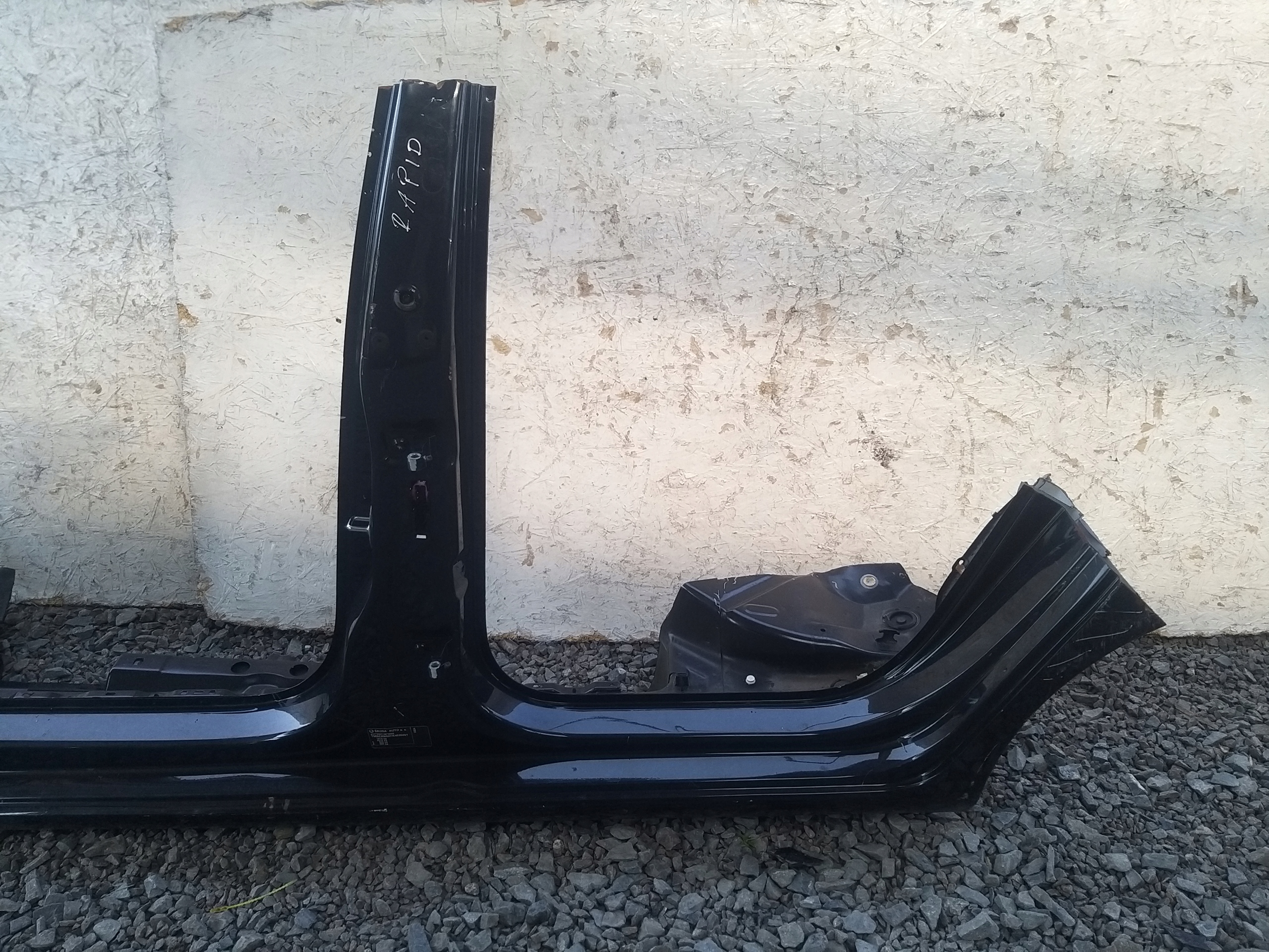SKODA RAPID TOLEDO 4 quarter left front threshold pillar central 2014r