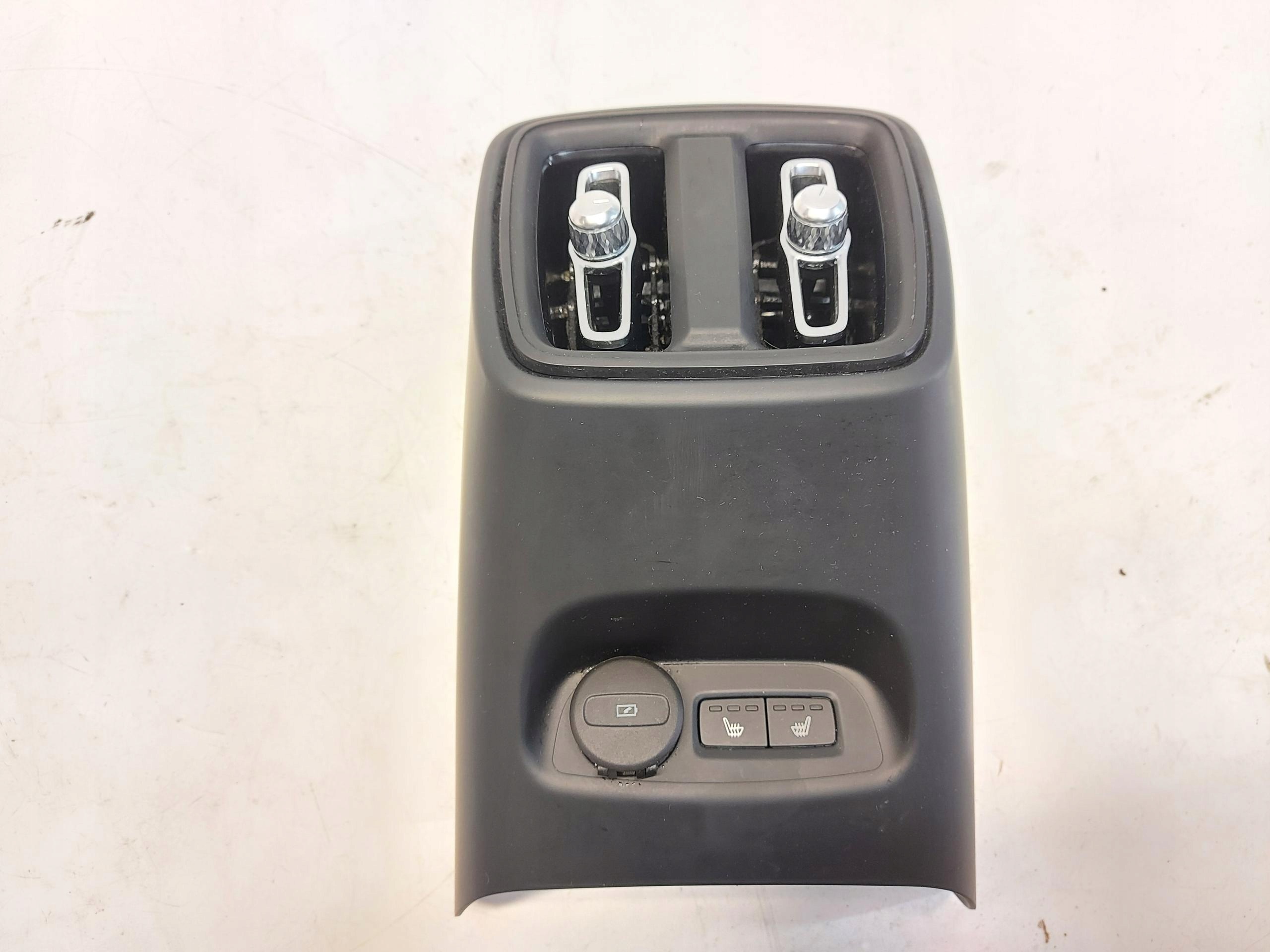 VOLVO XC40 LIFT grid air conditioning devices tunel central USB 32352825