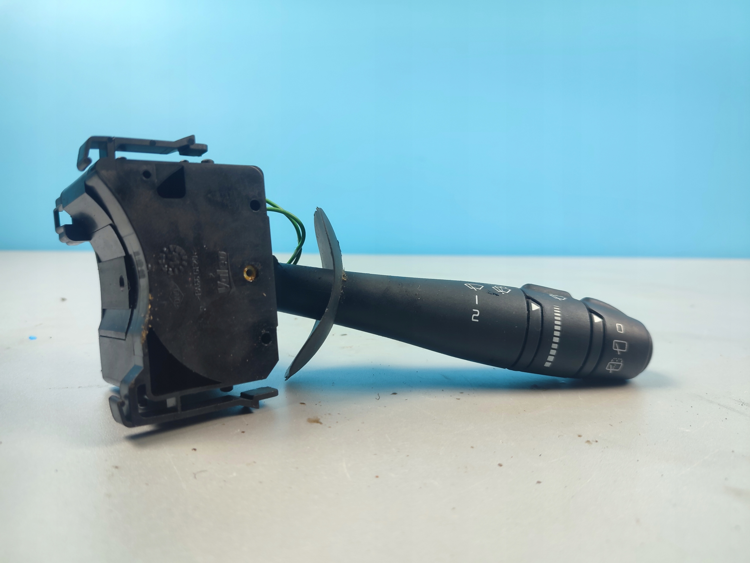 ПЕРЕКЛЮЧАТЕЛЬ СТЕКЛООЧИСТИТЕЛЯ TRAFIC VIVARO 901057744