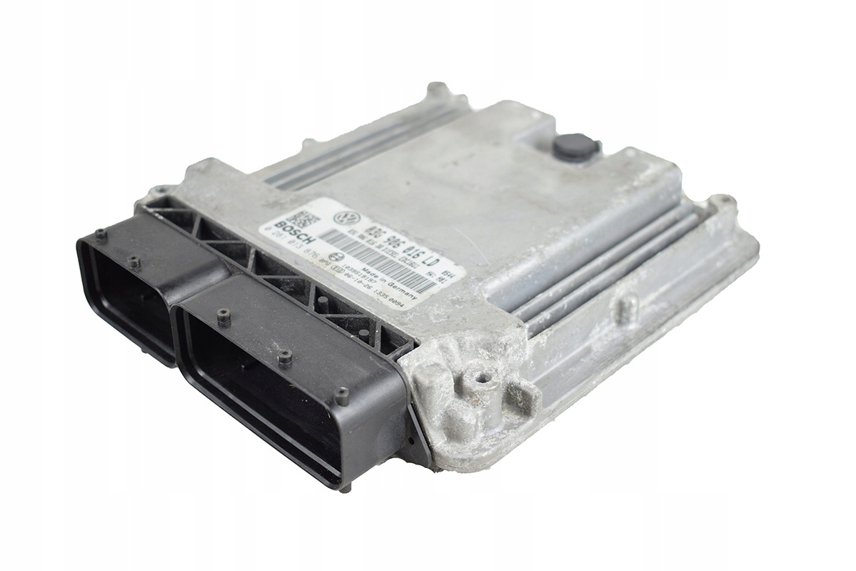 computer control unit of the engine VW GOLF V 03G906016LD