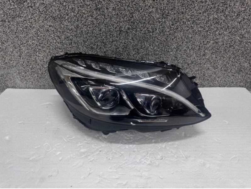 light right Mercedes C Klasa W205 Full LED ILS