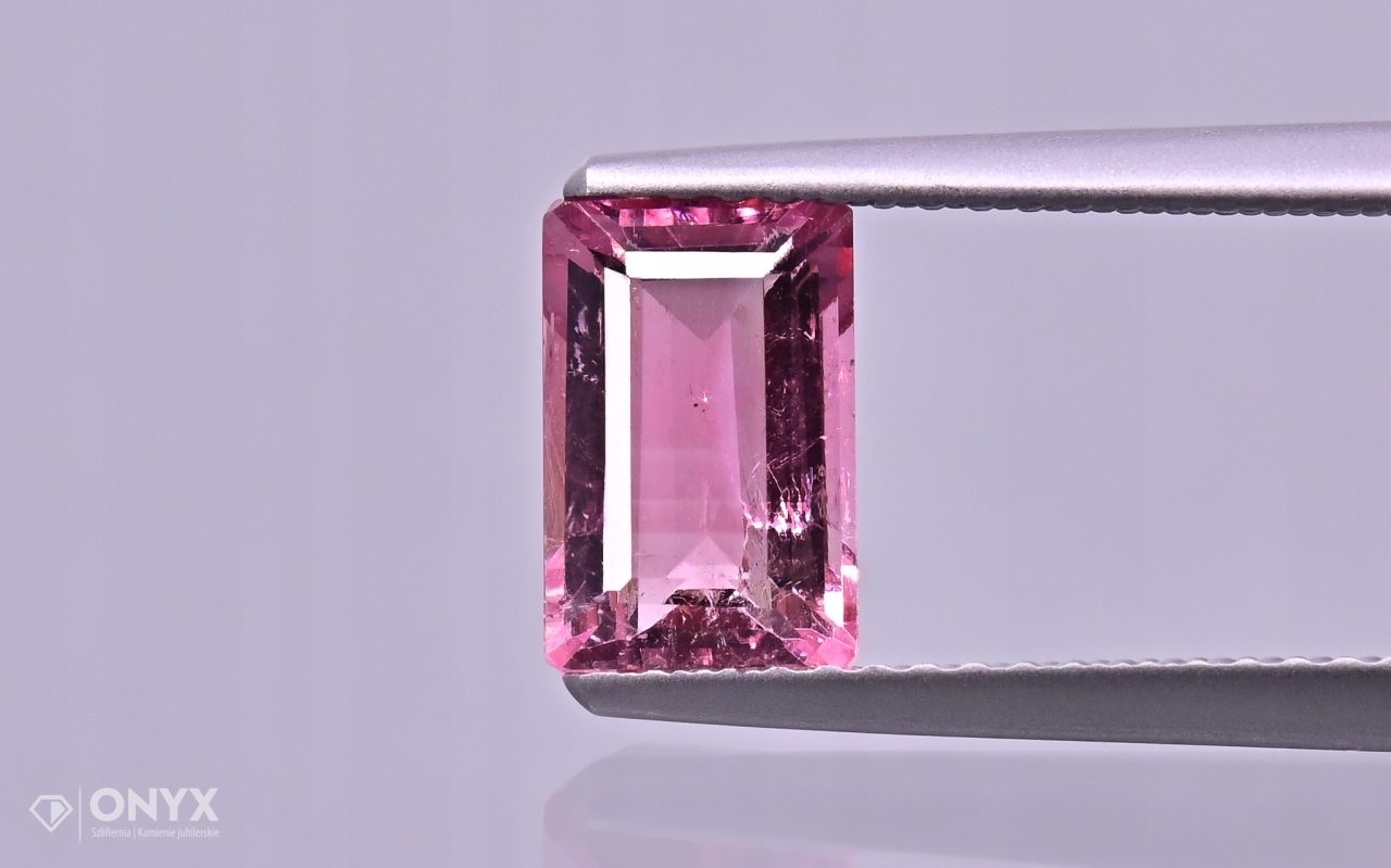 Fasetovaný turmalín oktagon 8x5,5 mm