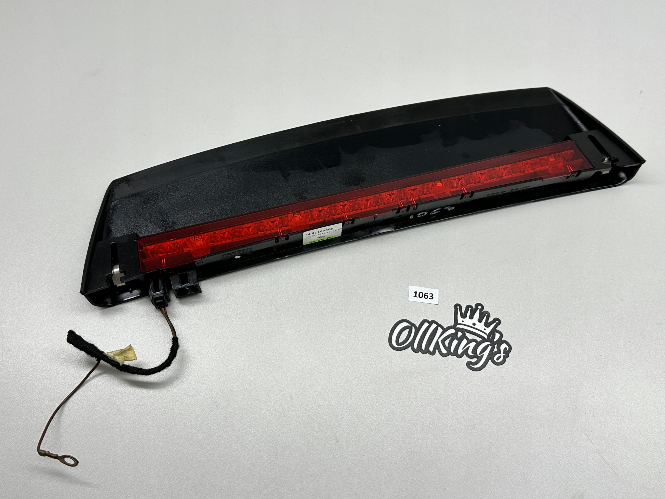 AUDI A6 S6 C7 TRZECIE light STOP windows 4G5945097
