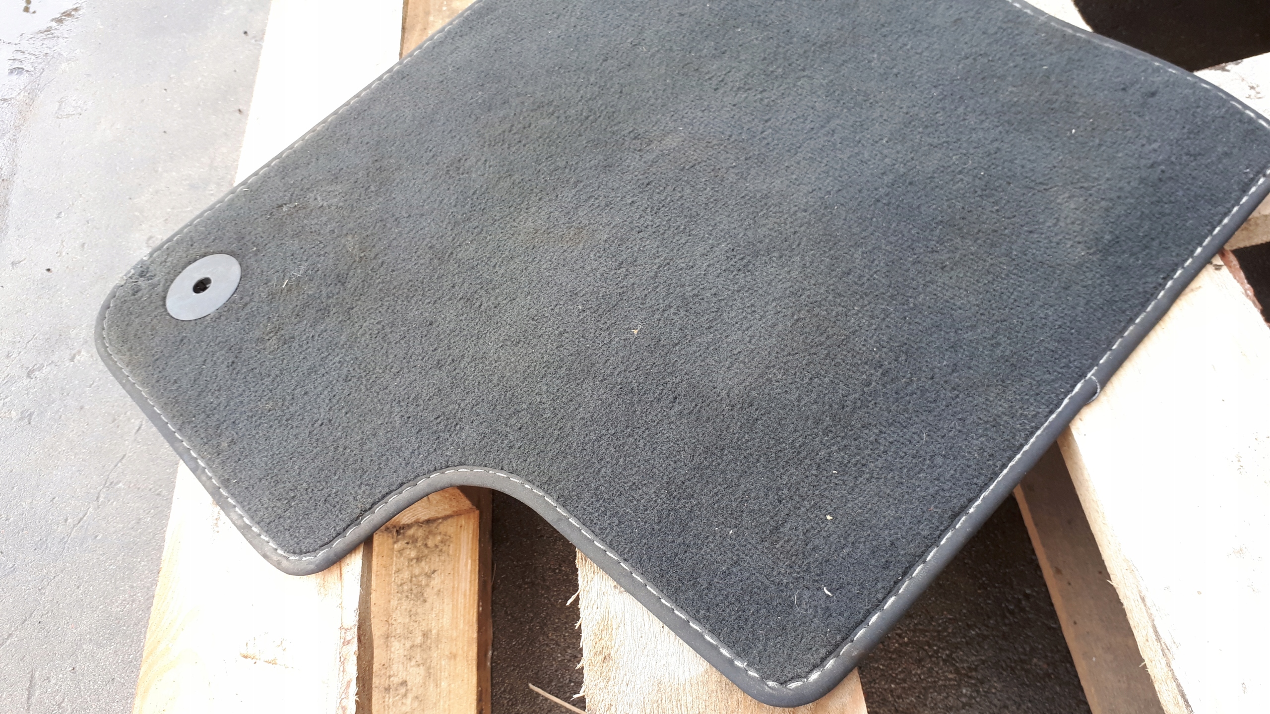 S4 B8 A4 B9 Tappetini moquette WELUROWE posteriore 2X