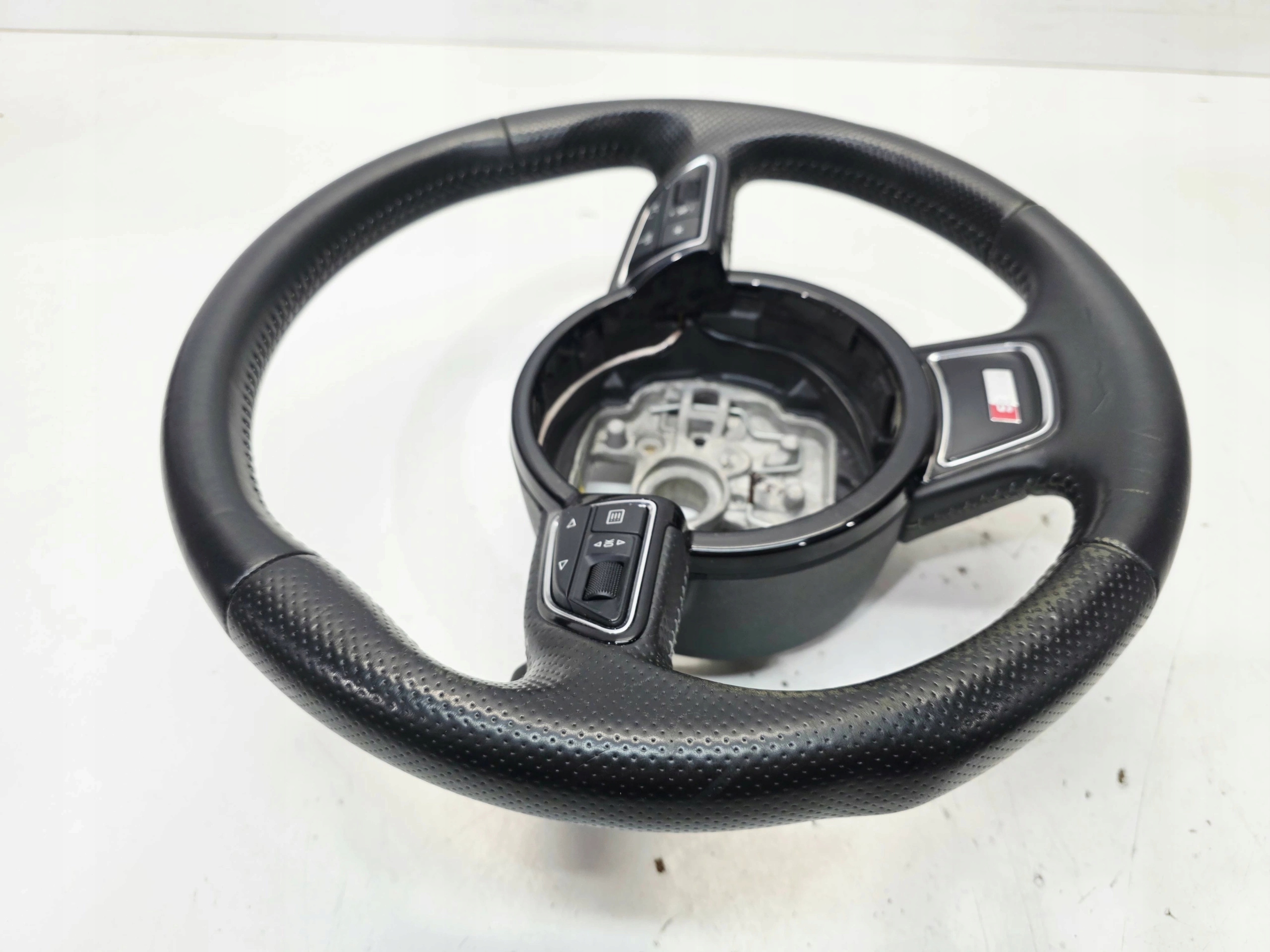 lenkrad S LINE Leder MULTIFUNKCJA AUDI A1 A3 8V A6 C7 8X0419091M 30/25