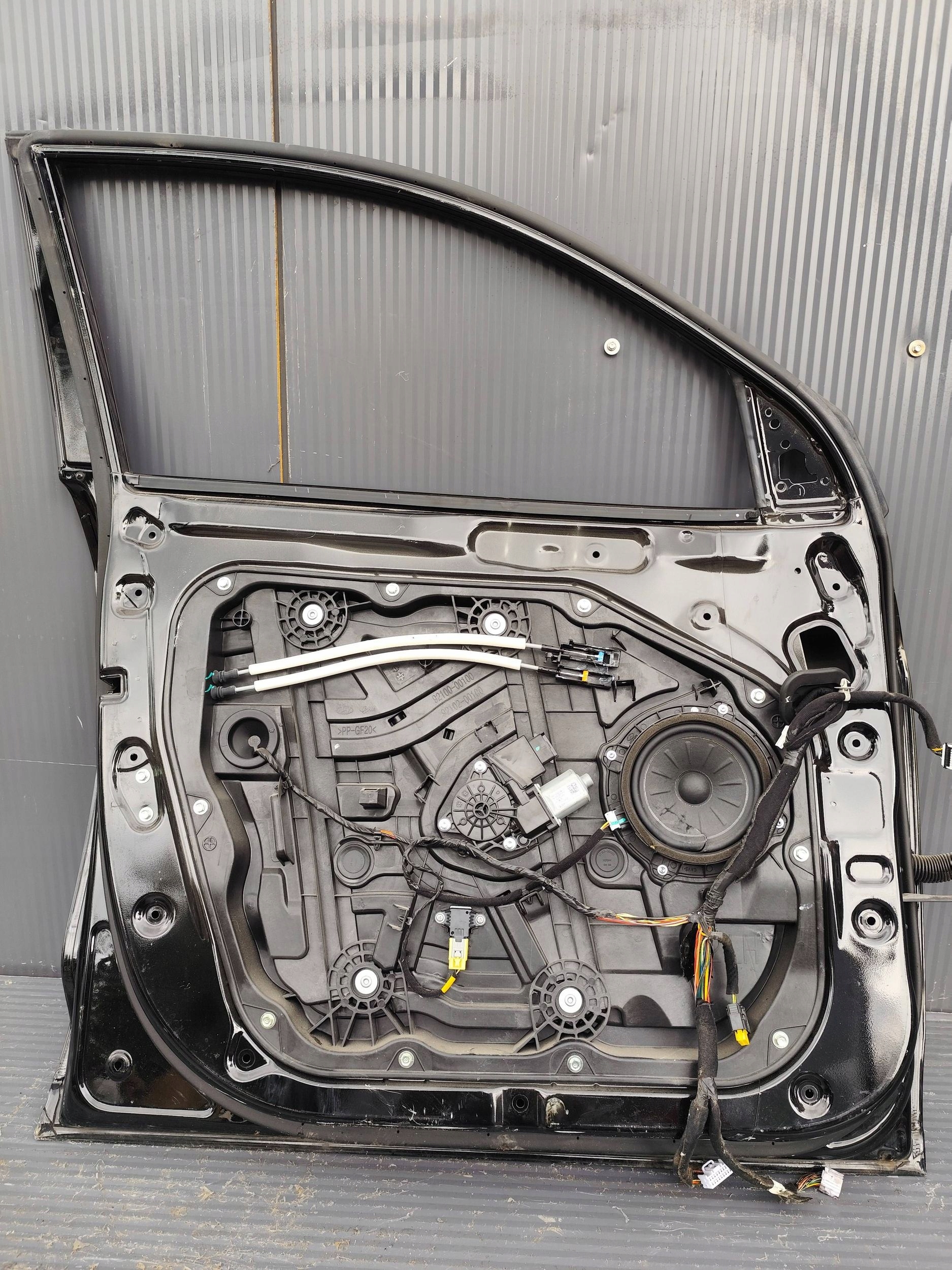 HYUNDAI TUCSON III door front left complete