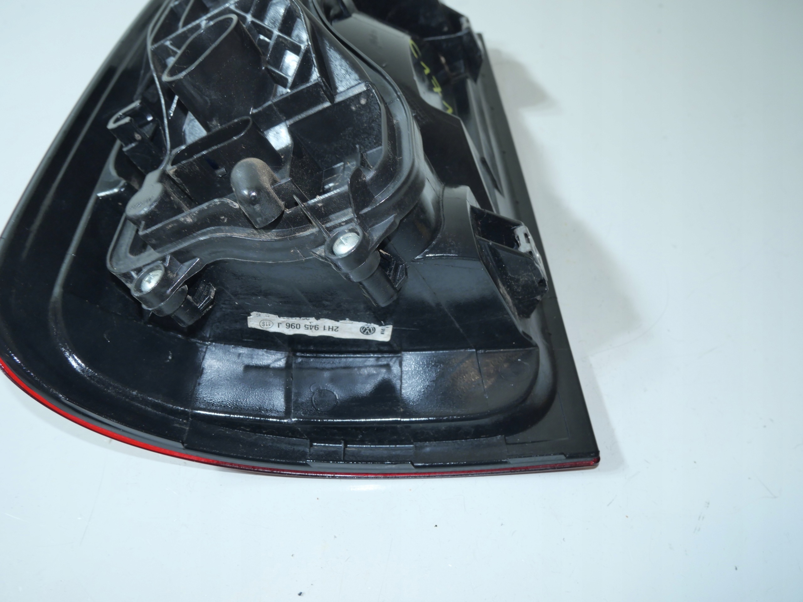 VW AMAROK 2H light right rear part 2H1945096J