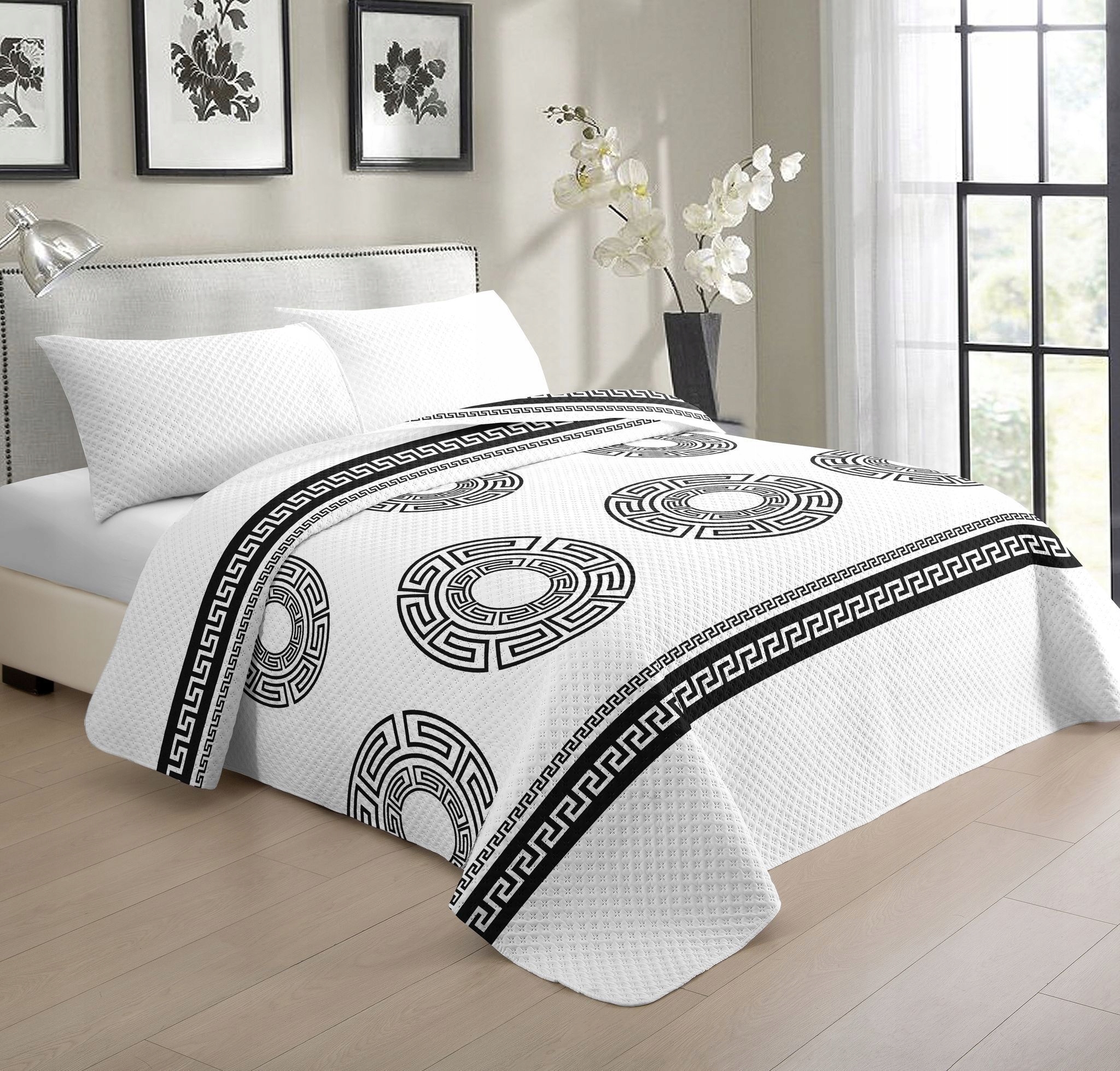 Komplet T117 Elegantný prehoz na posteľ s dvoma obliečkami na vankúše 220×240