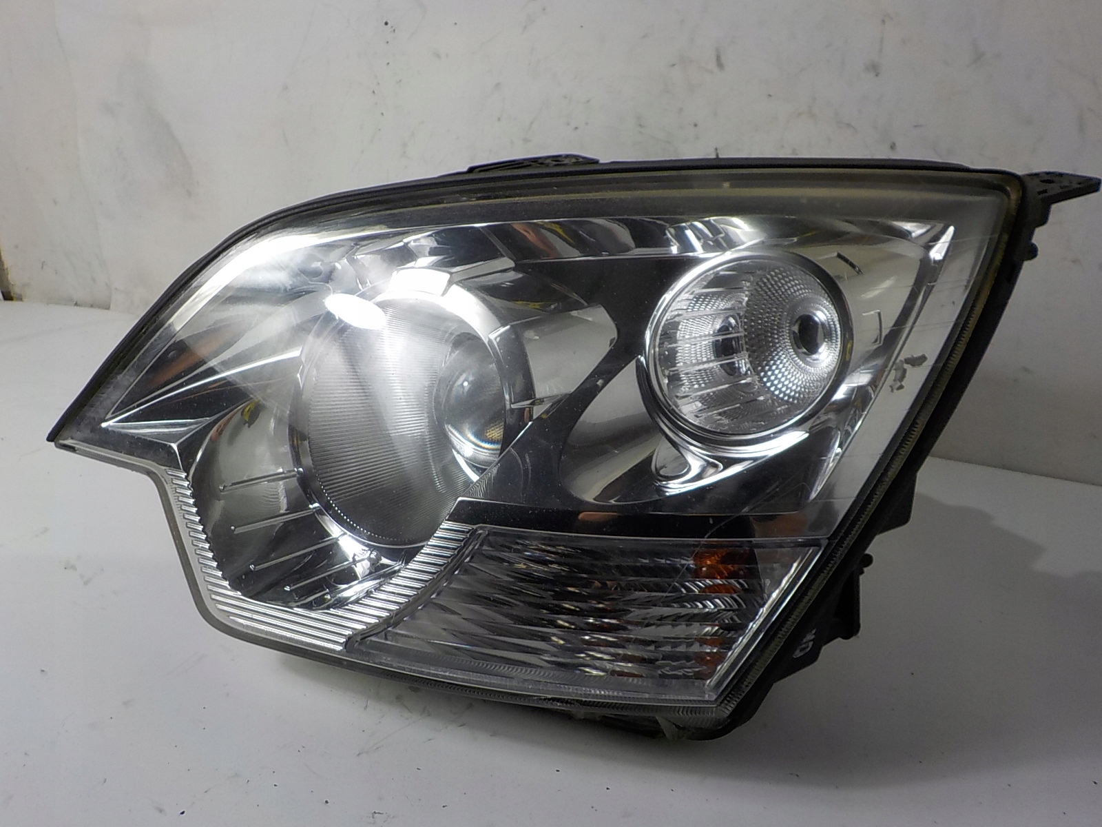 OPEL ANTARA XENON light left front front UK