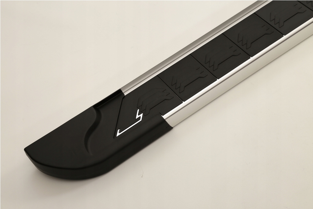 FORD TRANSIT CUSTIM 2023+ L1 ORUROWANIE STOPNIE BOCZNE BOKI PROGI MOCNE Waga produktu z opakowaniem jednostkowym 20 kg