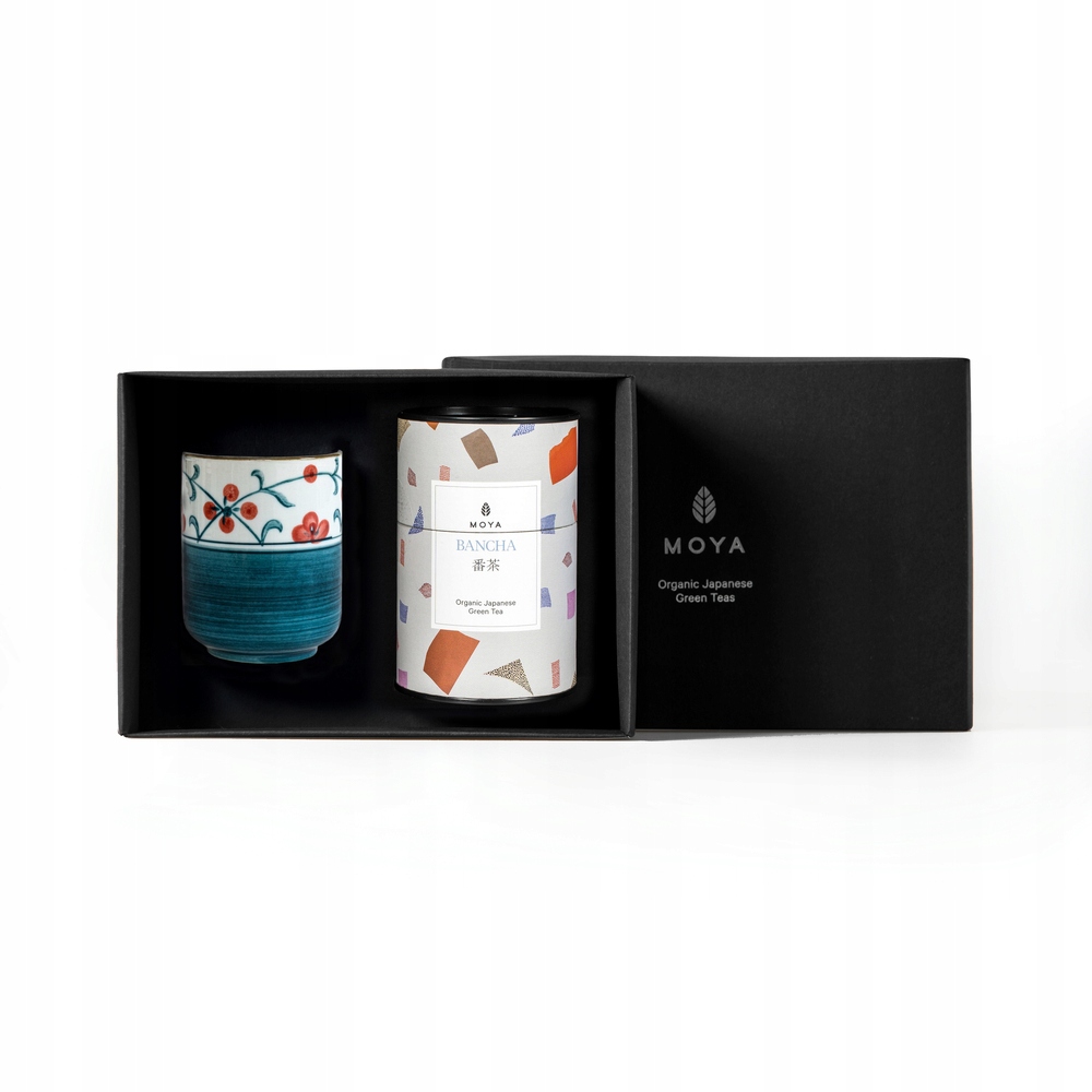 Levně Dárková sada – organický zelený čaj Moya Bancha a hrnek Sanza